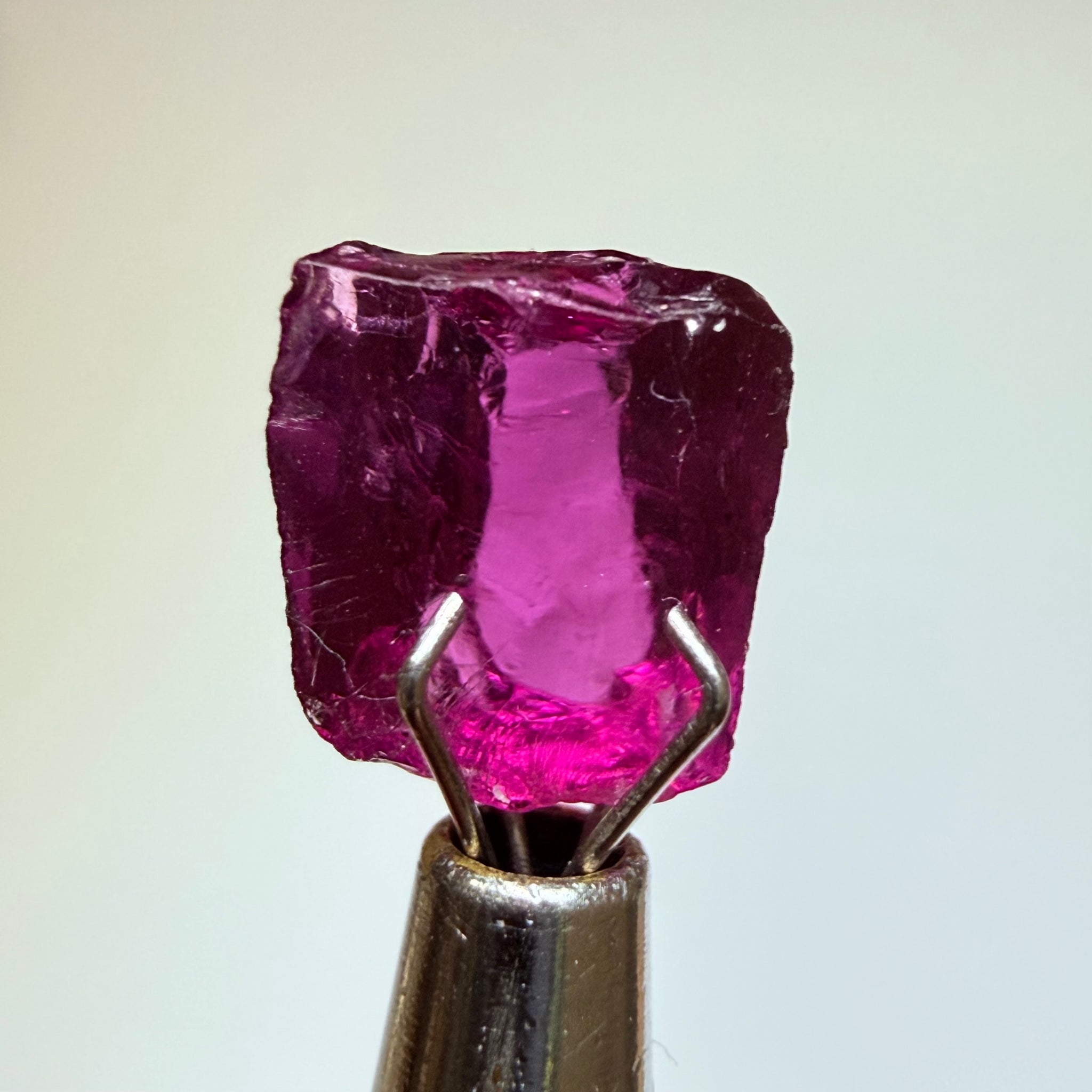 Colour Shift Garnet, 2.49ct, Tanzania, Untreated Unheated, vvs-if