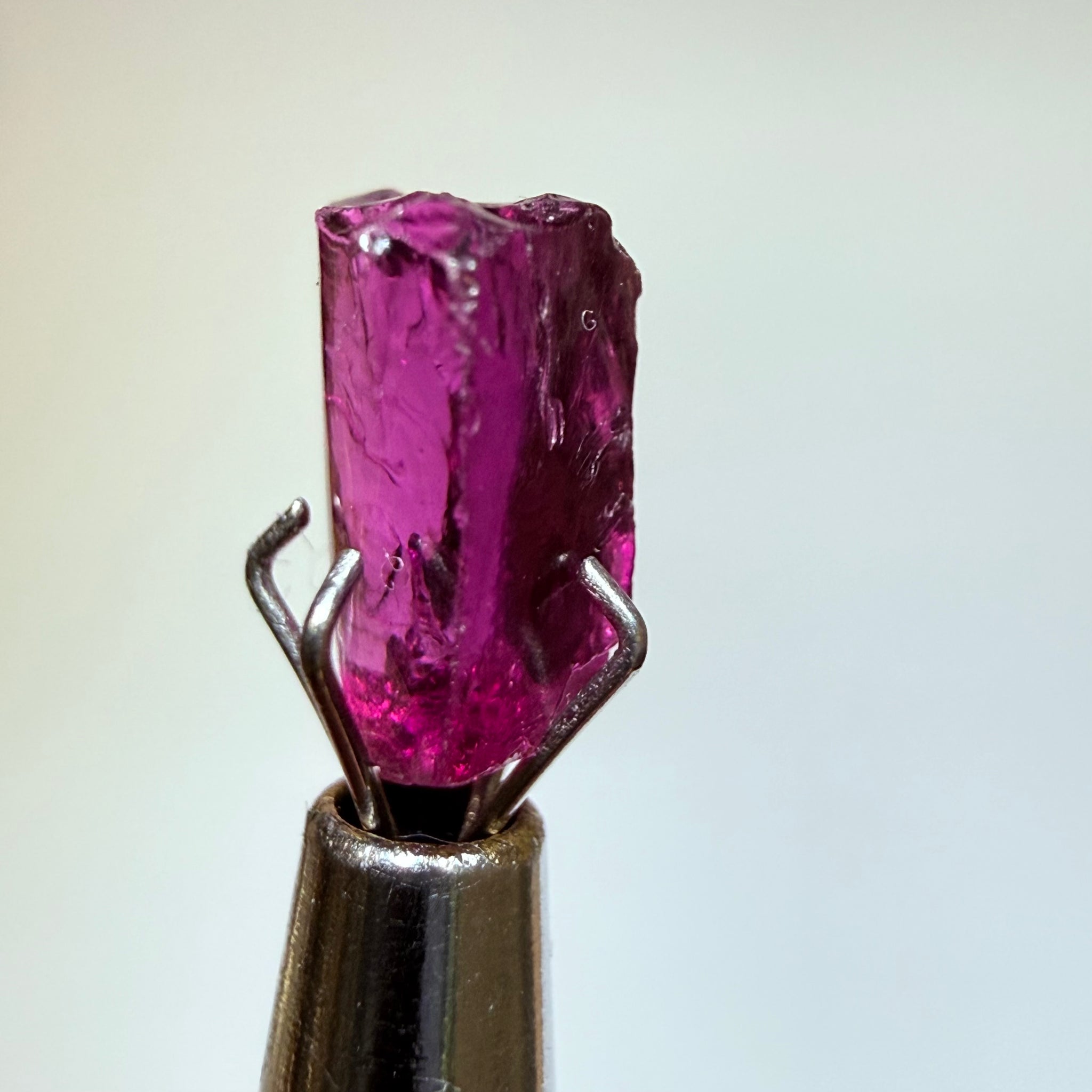 Colour Shift Garnet, 2.49ct, Tanzania, Untreated Unheated, vvs-if