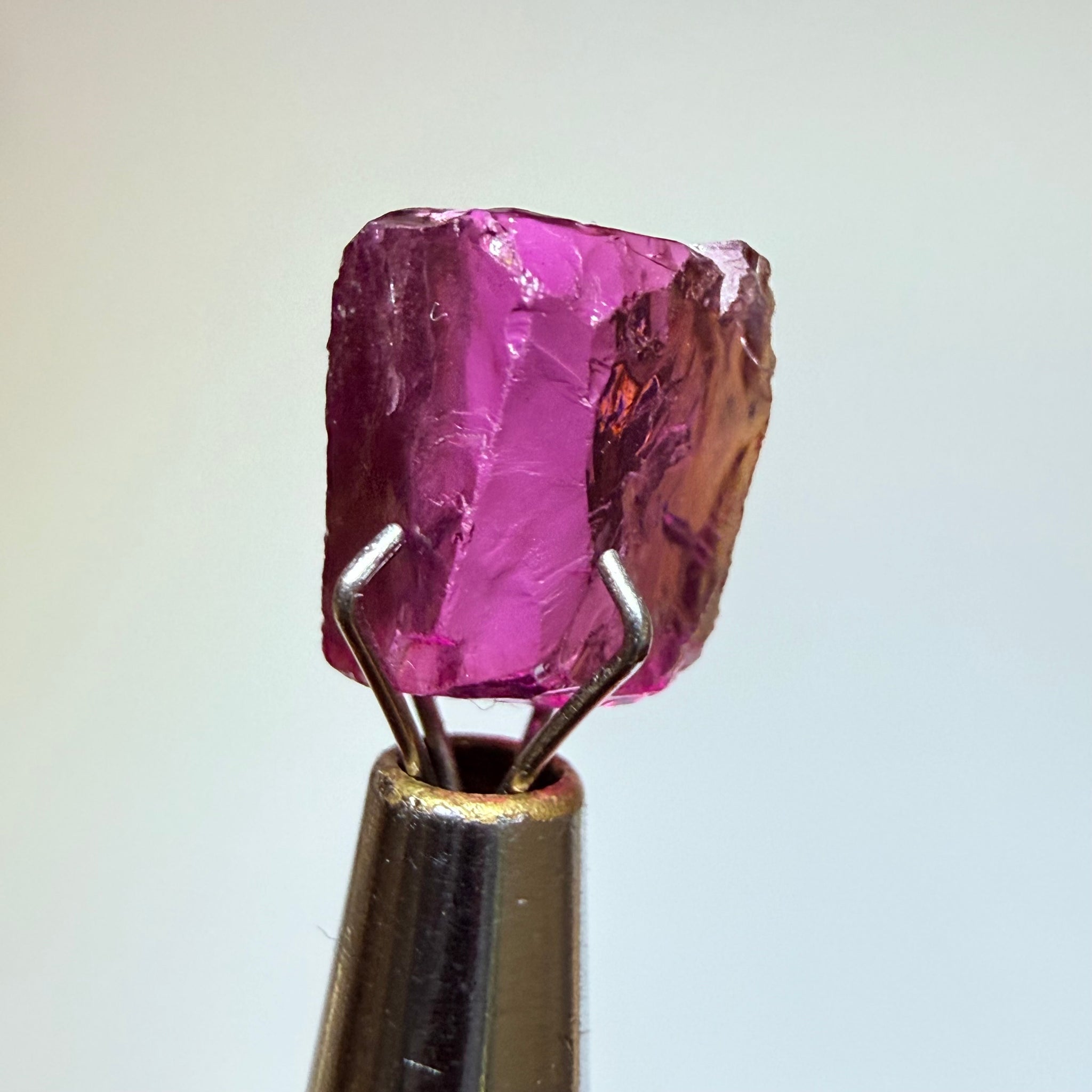 Colour Shift Garnet, 2.49ct, Tanzania, Untreated Unheated, vvs-if