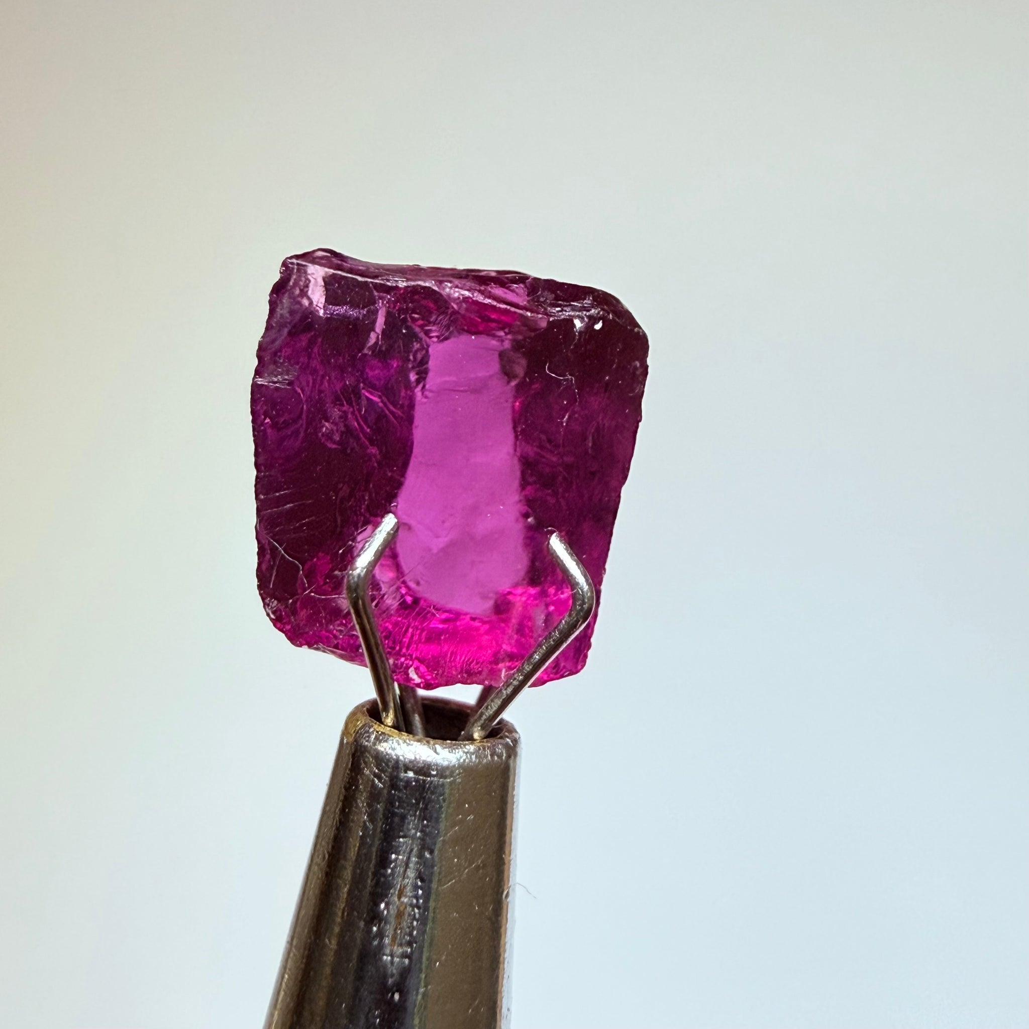 Colour Shift Garnet, 2.49ct, Tanzania, Untreated Unheated, vvs-if