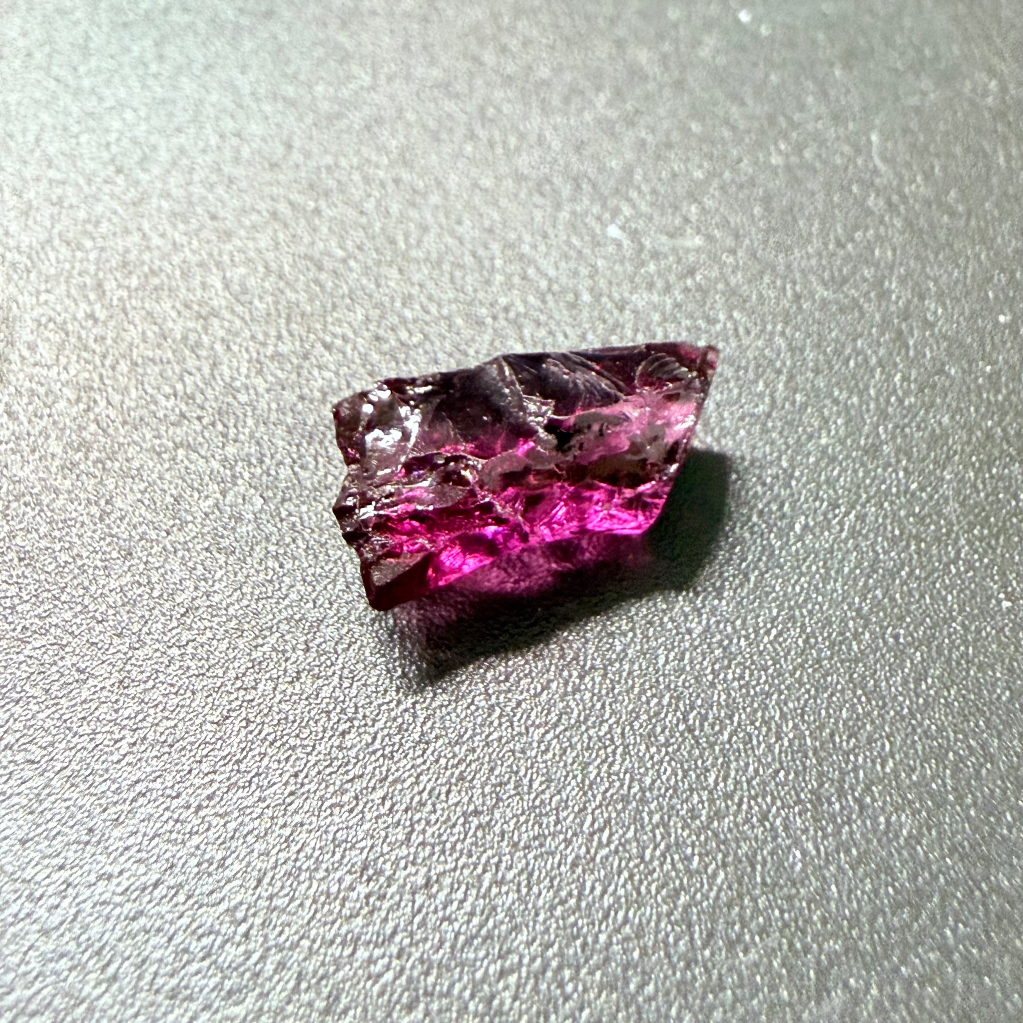 Colour Shift Garnet, 3.80ct, Tanzania, Untreated Unheated, vvs-if