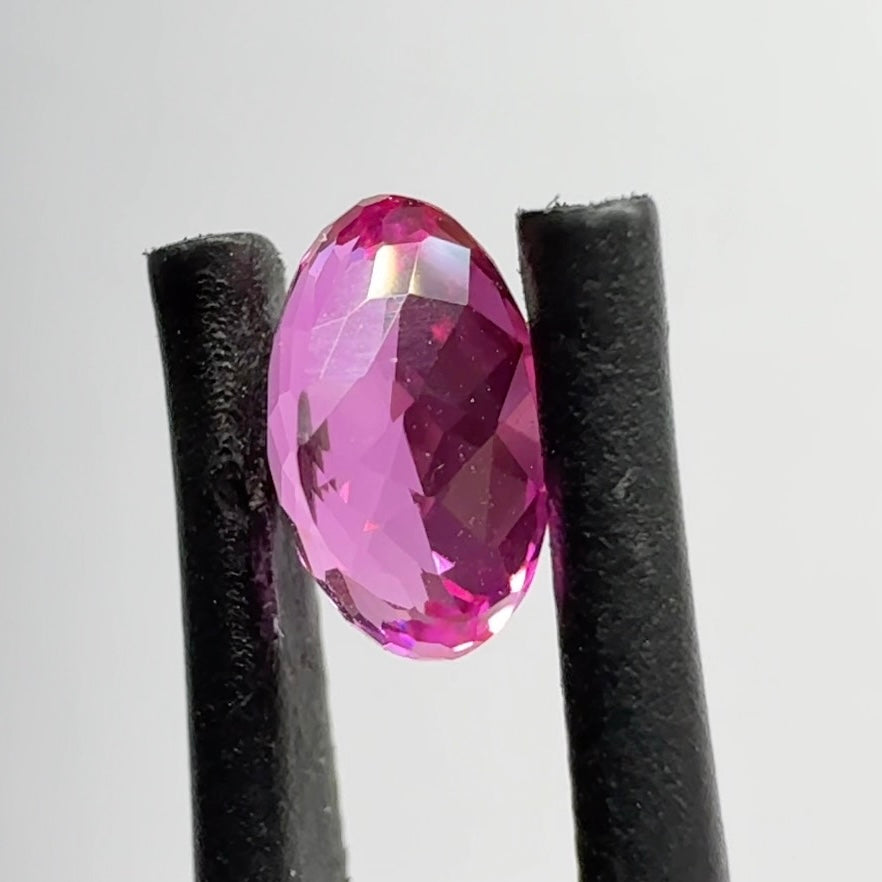 Winza Ruby, 1.02ct, Winza, Tanzania, Untreated Unheated, vvs-if, 6.9 x 4.6 x 3.8mm, it’s more redder than the photos