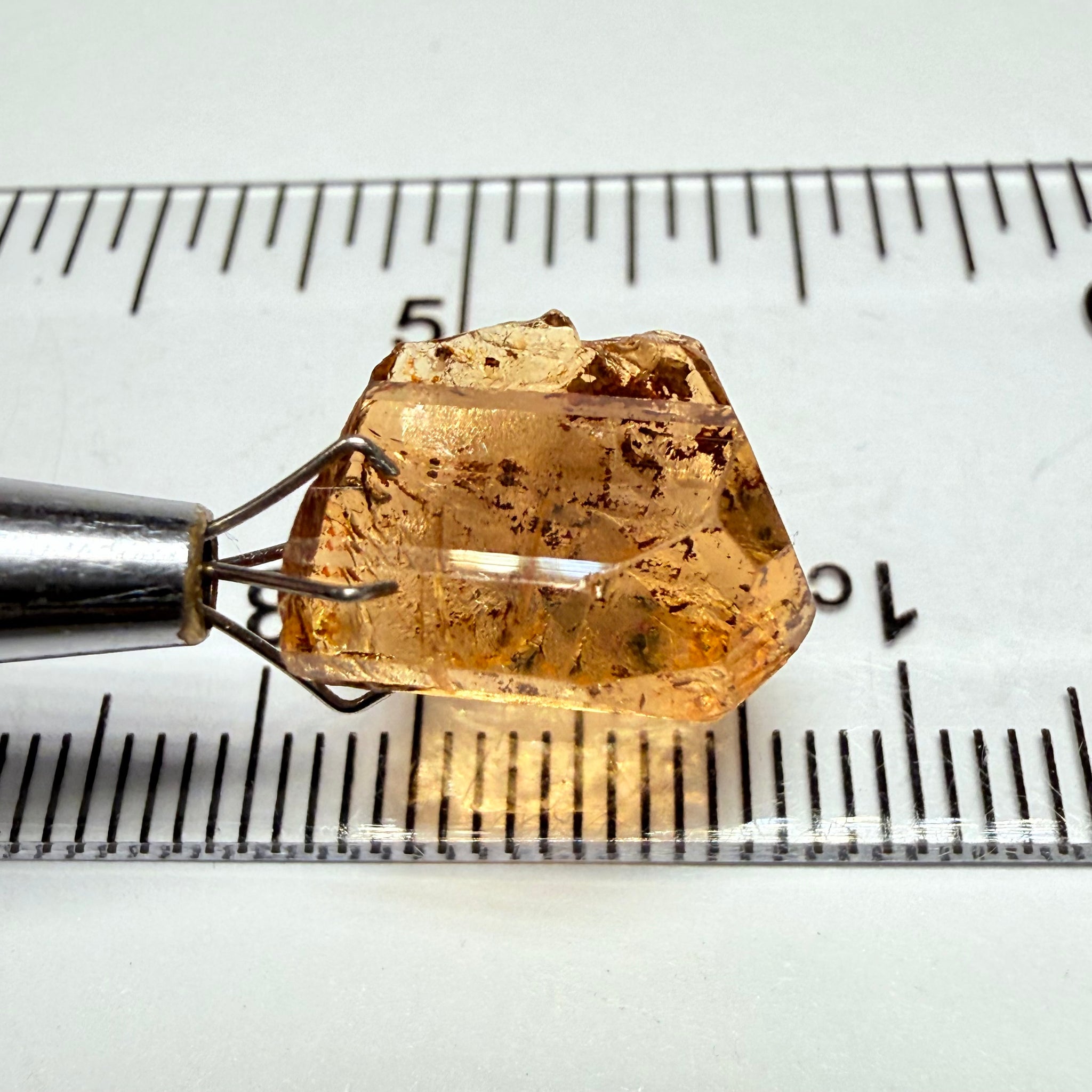 Tourmaline, 7.28ct, Tanzania, Untreated Unheated, slight inclusions on the outside skin, remove on disk, rest VVS-IF, flattish shape