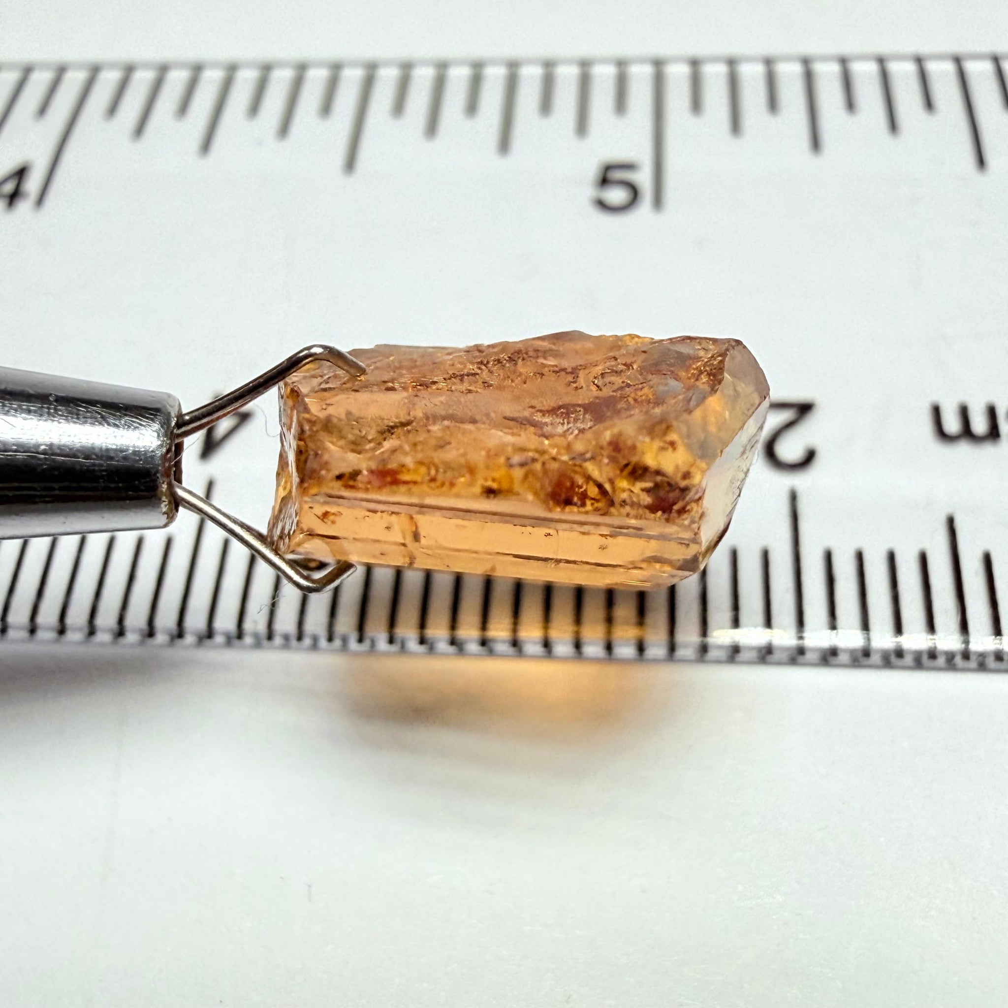 Tourmaline, 7.28ct, Tanzania, Untreated Unheated, slight inclusions on the outside skin, remove on disk, rest VVS-IF, flattish shape