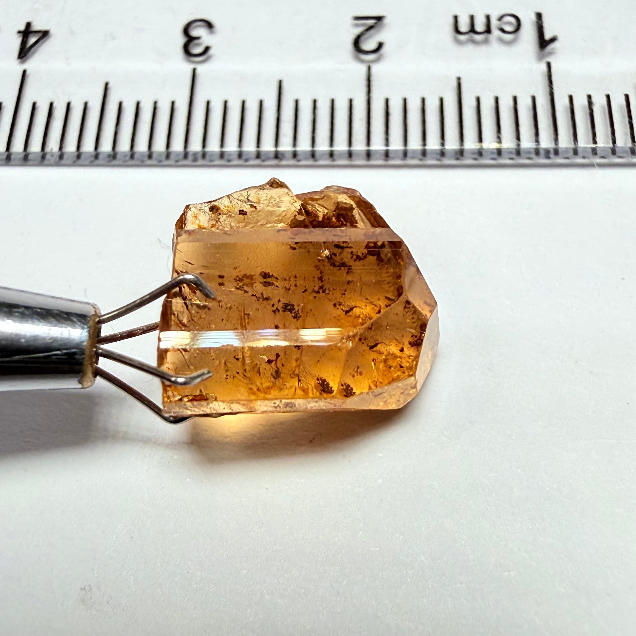 Tourmaline, 7.28ct, Tanzania, Untreated Unheated, slight inclusions on the outside skin, remove on disk, rest VVS-IF, flattish shape