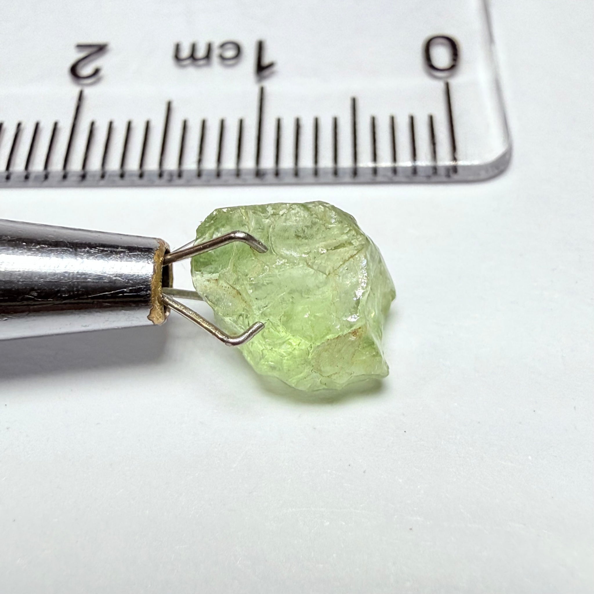 Tsavorite Garnet, Apple Green, 2.63ct, Kenya, Untreated Unheated, vvs, slightly flattish, see pics