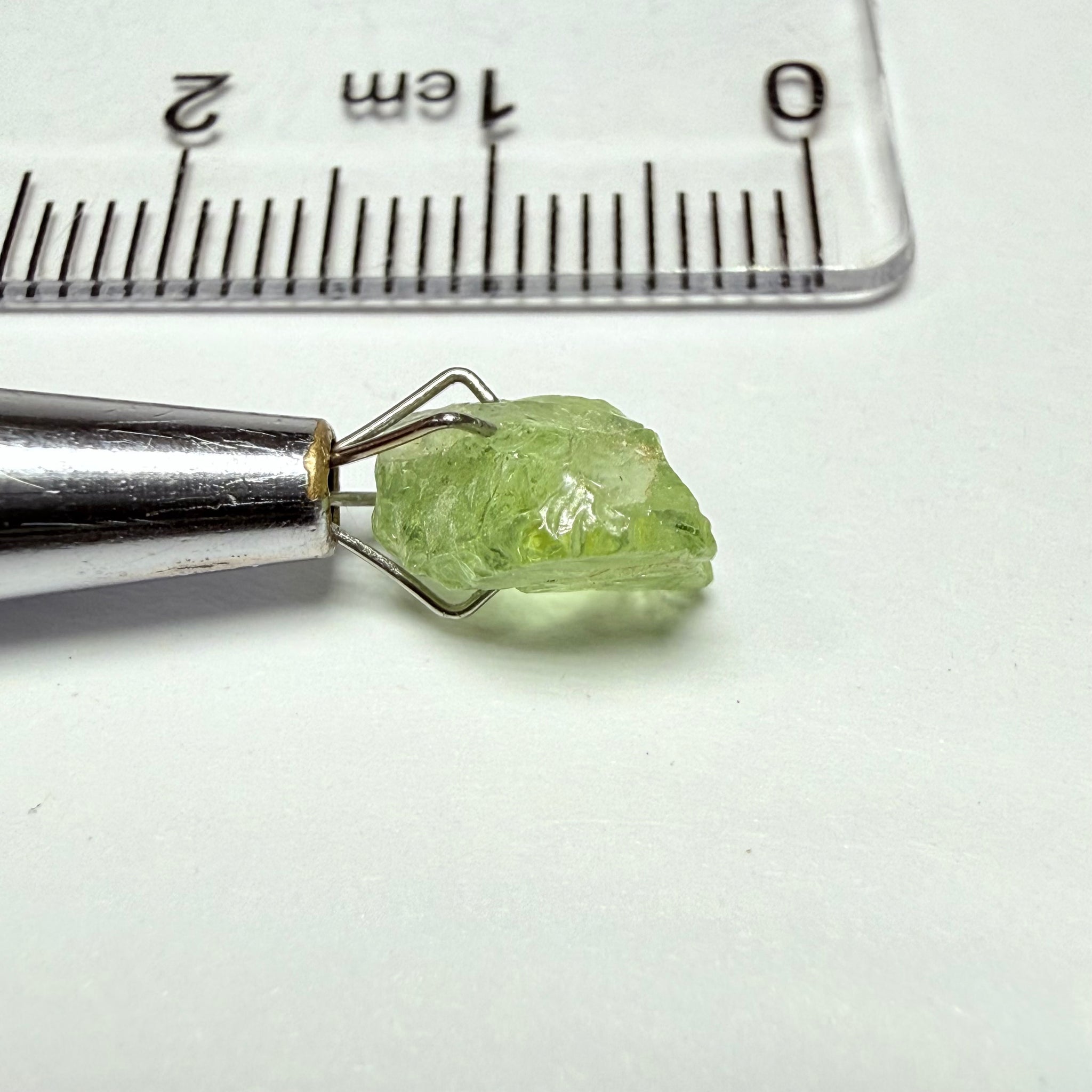 Tsavorite Garnet, Apple Green, 2.63ct, Kenya, Untreated Unheated, vvs, slightly flattish, see pics