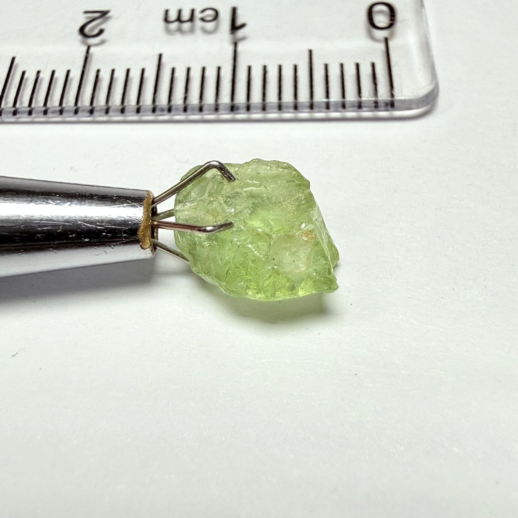 Tsavorite Garnet, Apple Green, 2.63ct, Kenya, Untreated Unheated, vvs, slightly flattish, see pics