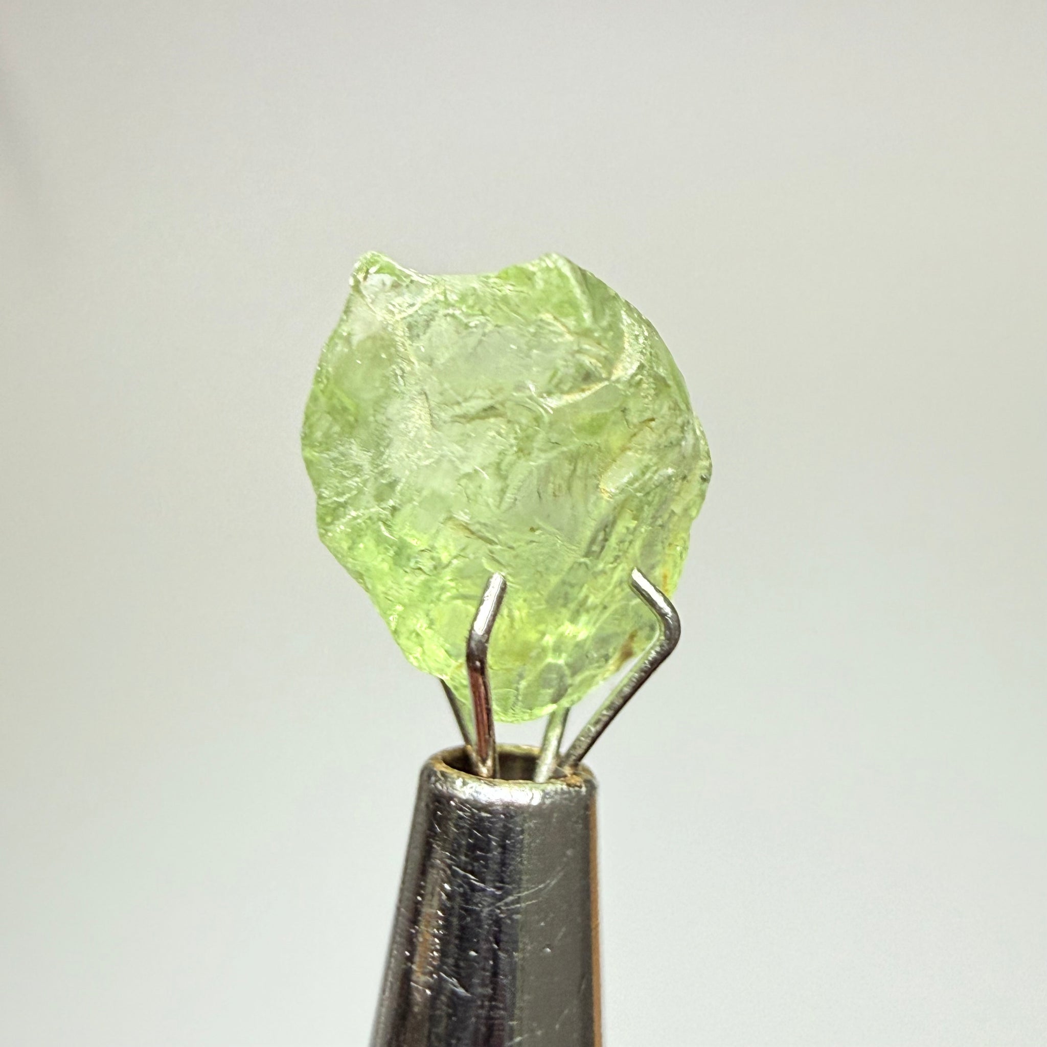 Tsavorite Garnet, Apple Green, 2.63ct, Kenya, Untreated Unheated, vvs, slightly flattish, see pics