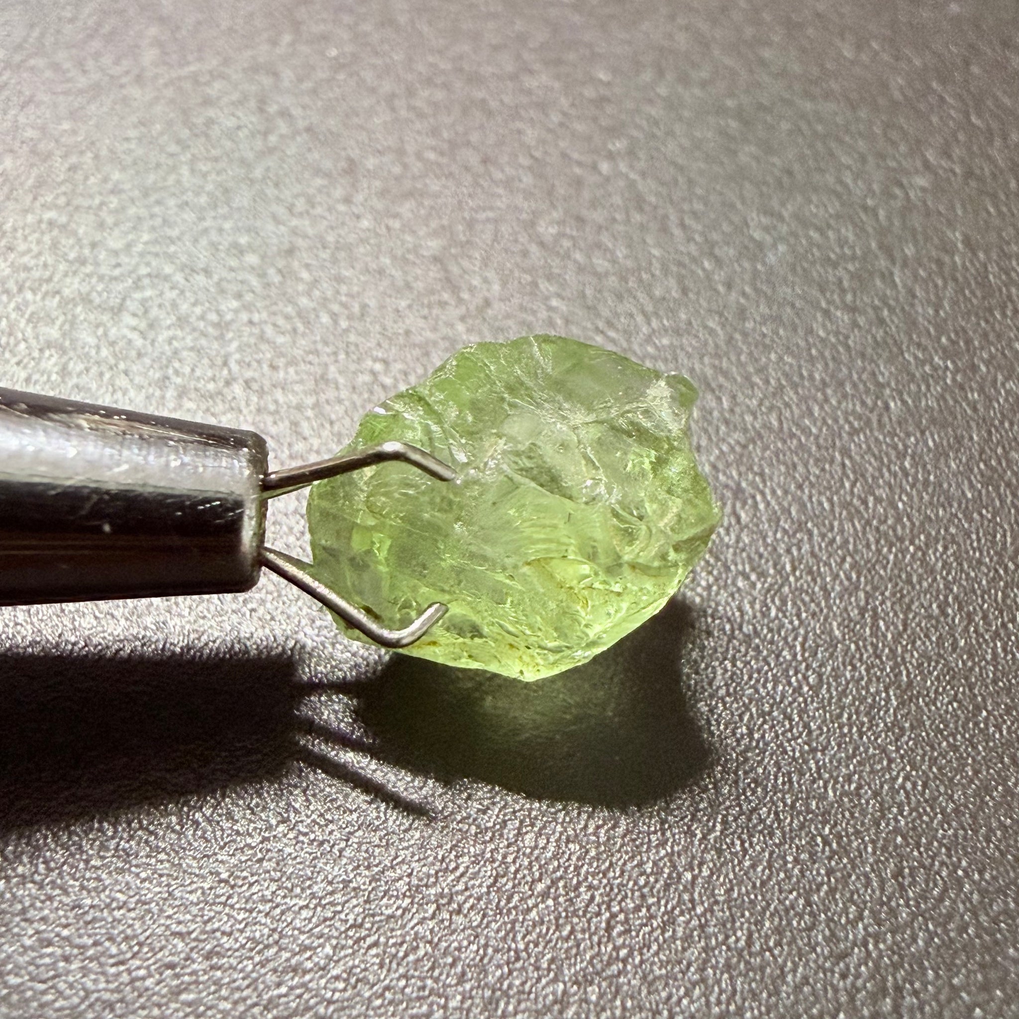 Tsavorite Garnet, Apple Green, 2.63ct, Kenya, Untreated Unheated, vvs, slightly flattish, see pics