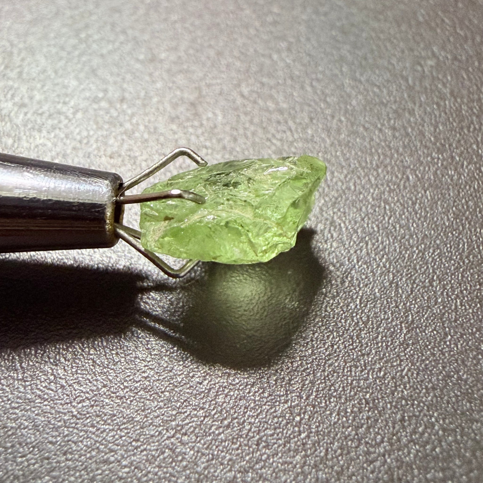 Tsavorite Garnet, Apple Green, 2.63ct, Kenya, Untreated Unheated, vvs, slightly flattish, see pics