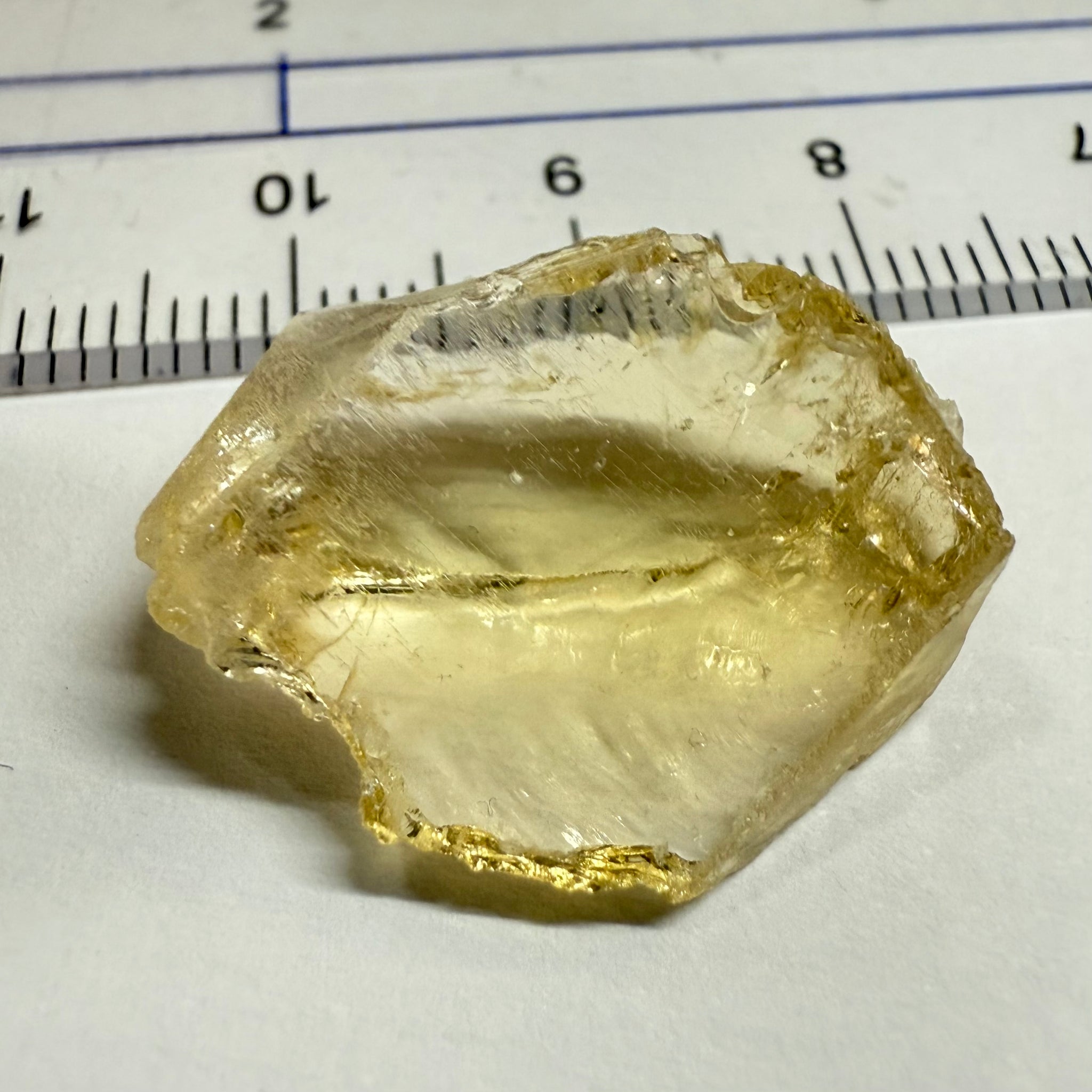 Citrine, 19.37ct, Zambia, Untreated Unheated, slight cracks on one end, rest VVS-IF, very flat shape but excellent for putting in jewellery as is