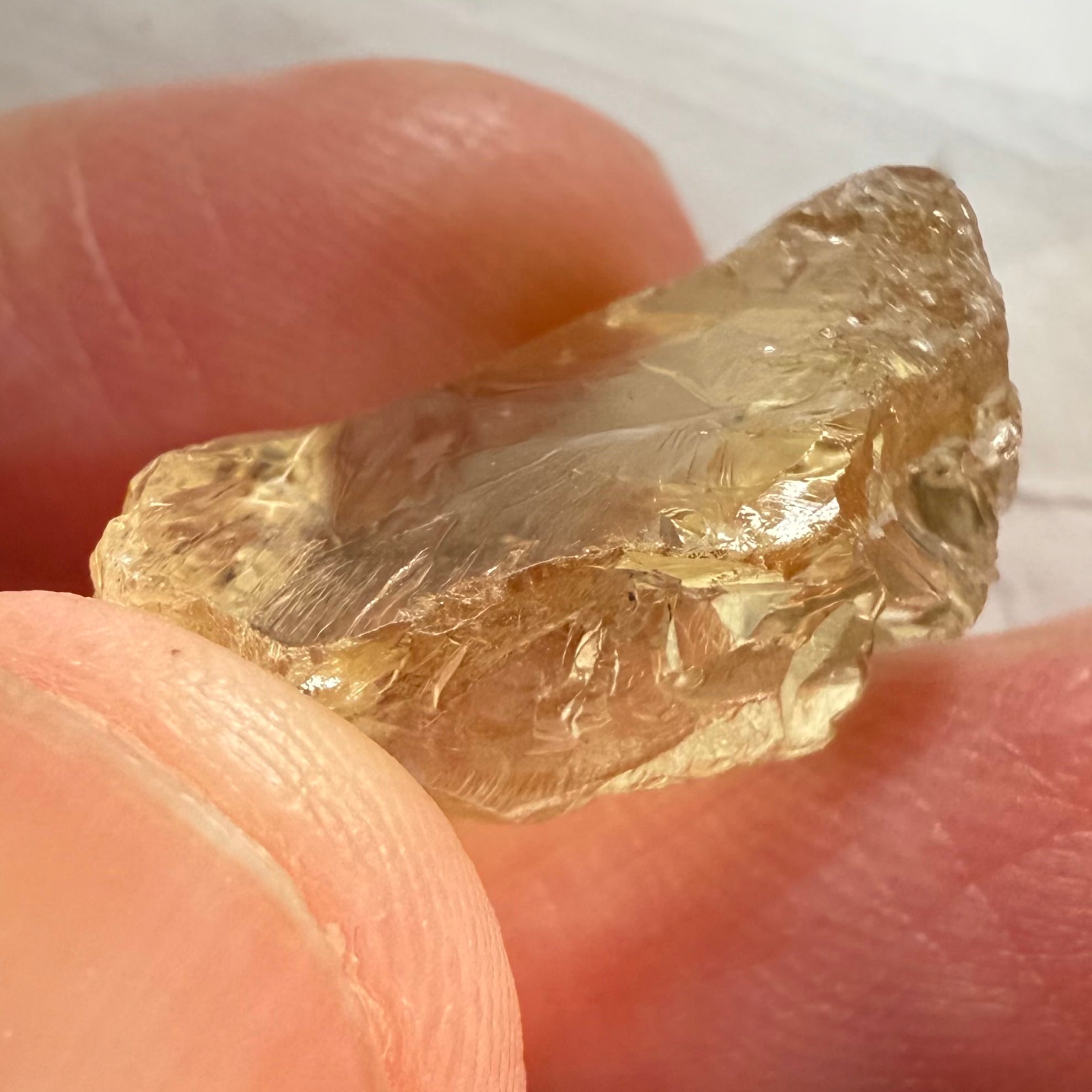 Citrine, 19.37ct, Zambia, Untreated Unheated, slight cracks on one end, rest VVS-IF, very flat shape but excellent for putting in jewellery as is