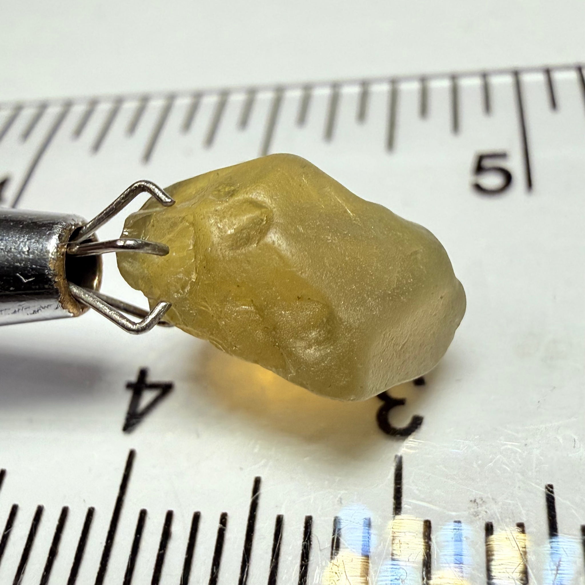 Green Chrysoberyl, 5.20ct, Tunduru, Tanzania, Untreated Unheated, cloudy and flat shape see pics