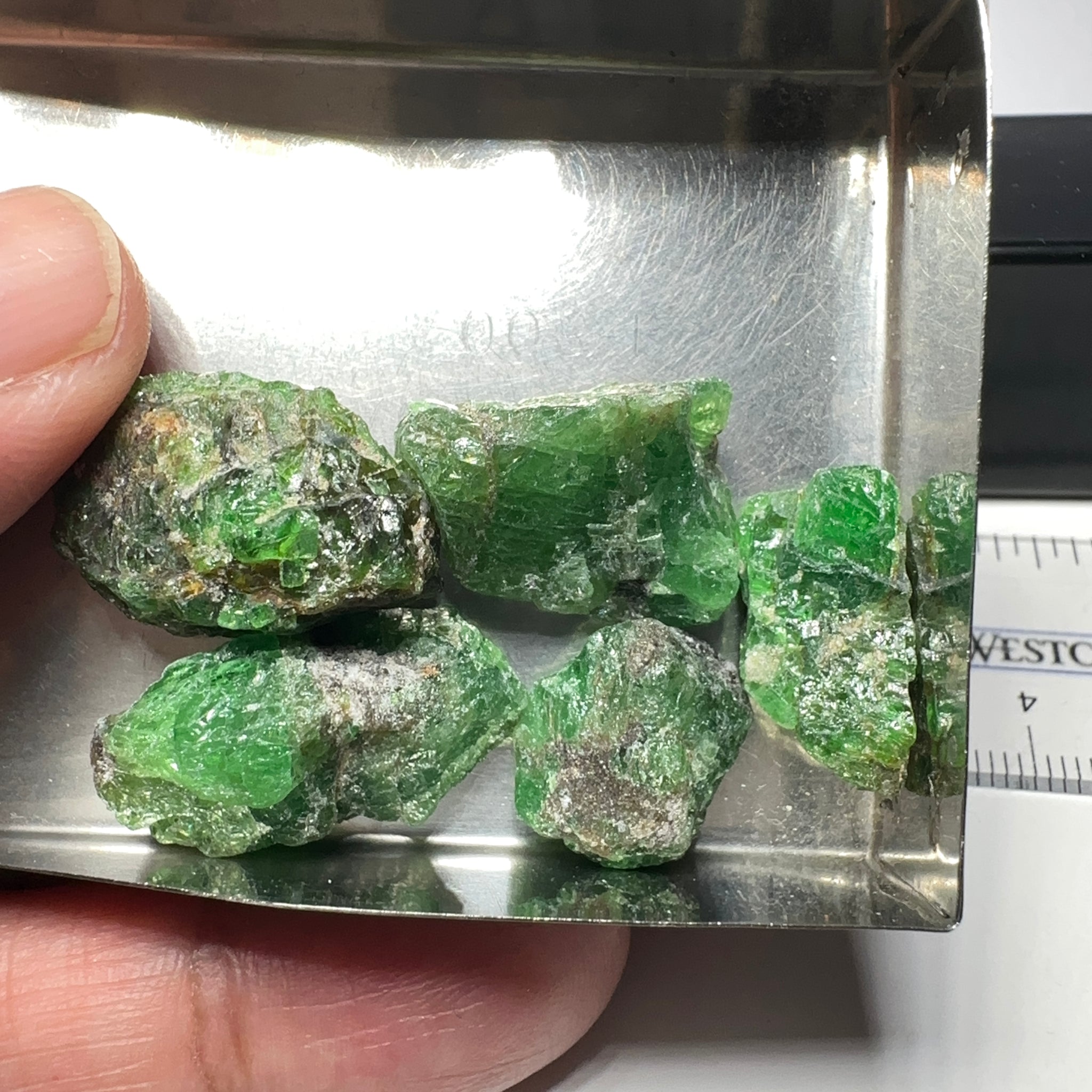 Tsavorite Garnet Lot, 101.98ct, Tanzania. Untreated Unheated. 11.26ct- 27.87ct. Good as specimens to add to a collection