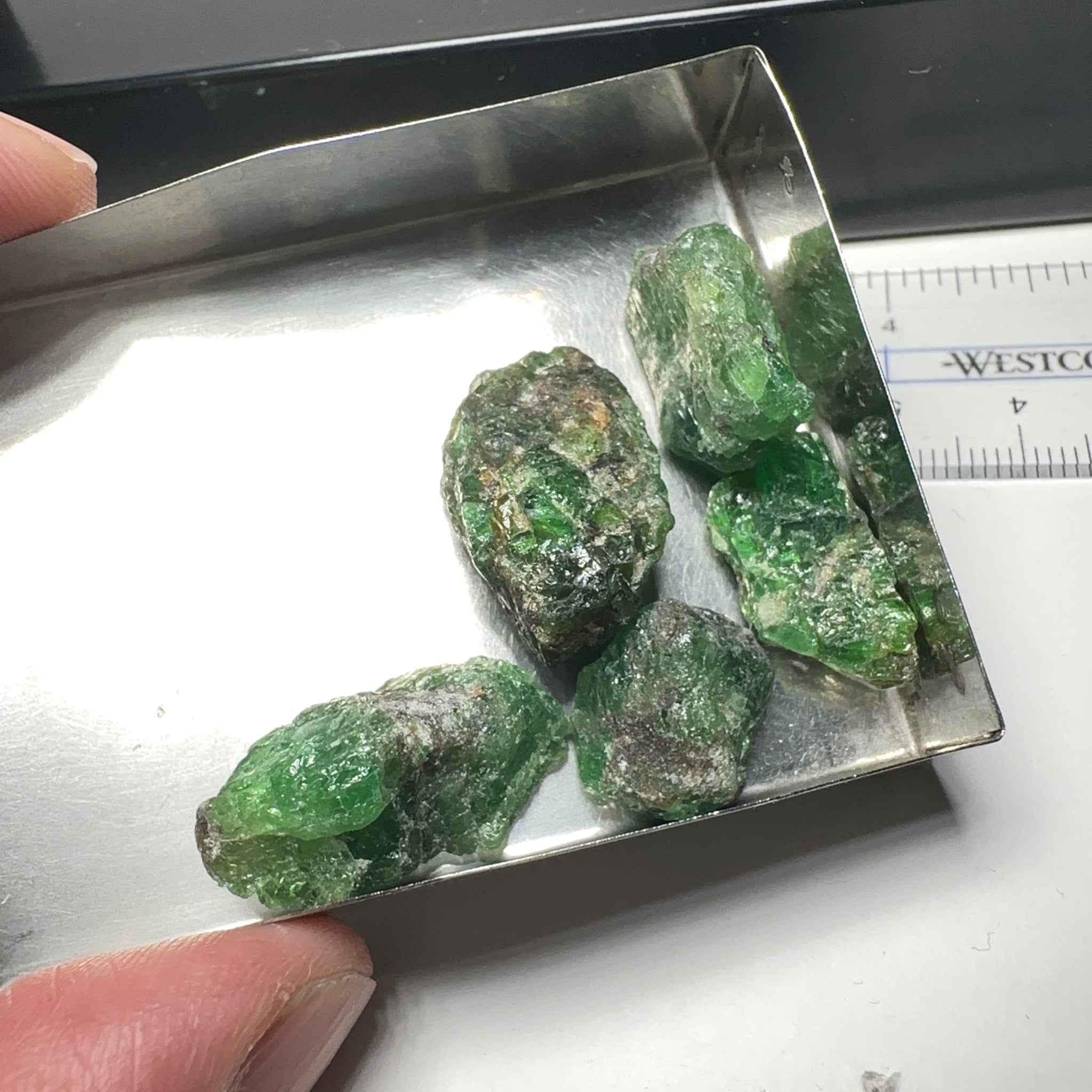 Tsavorite Garnet Lot, 101.98ct, Tanzania. Untreated Unheated. 11.26ct- 27.87ct. Good as specimens to add to a collection