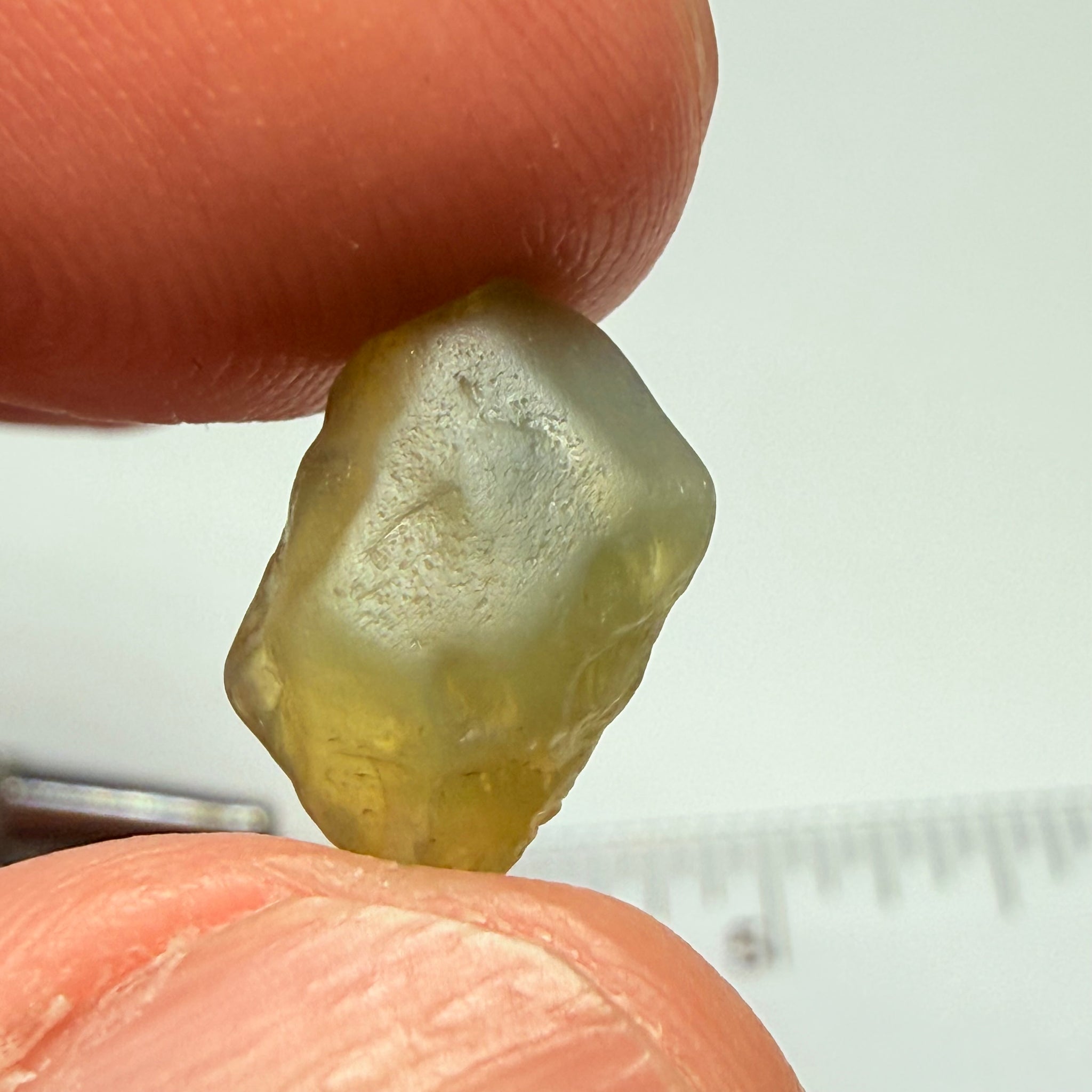 Green Chrysoberyl, 5.20ct, Tunduru, Tanzania, Untreated Unheated, cloudy and flat shape see pics