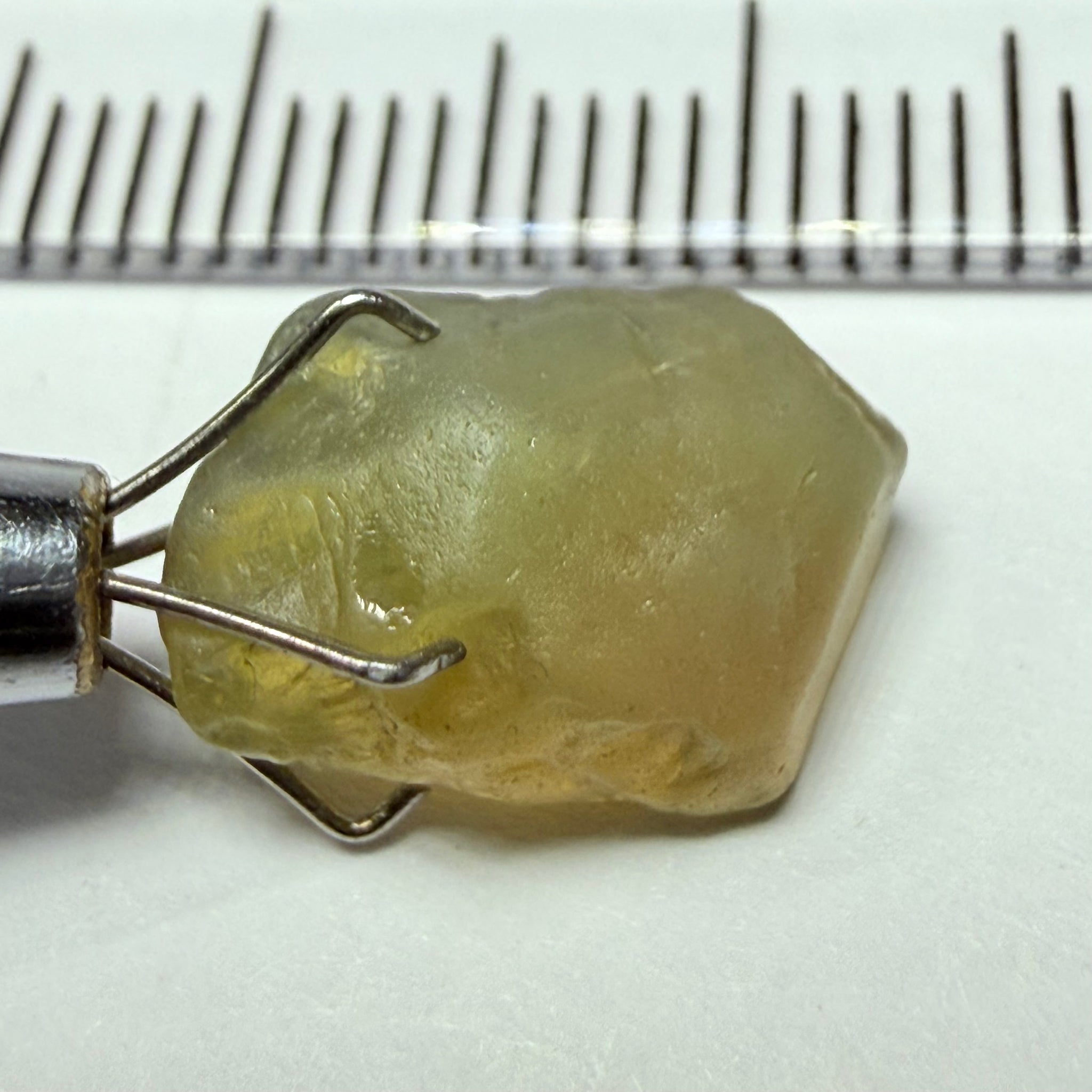 Green Chrysoberyl, 5.20ct, Tunduru, Tanzania, Untreated Unheated, cloudy and flat shape see pics