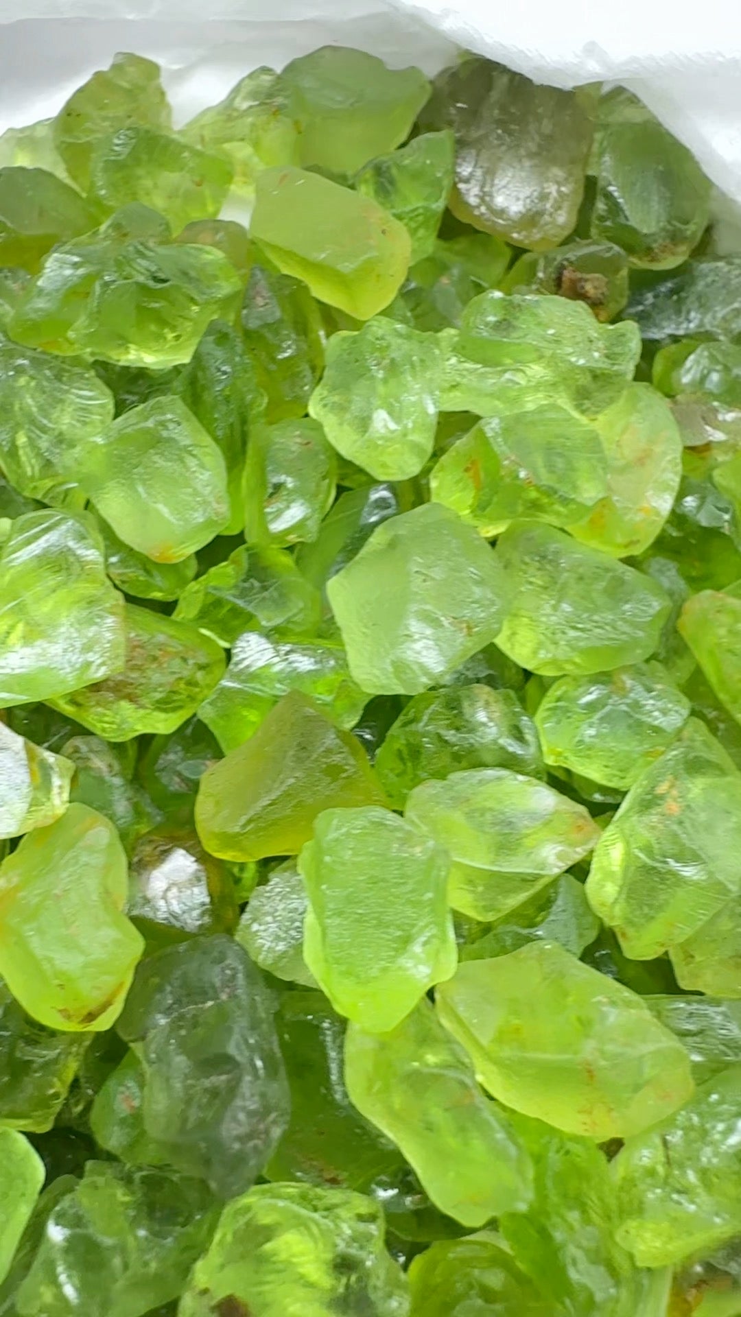 GoGo Peridot Lot, 207gm / 1035ct, Tanzania, Untreated Unheated, 4.20ct average size, eye clean and better, comes in at around US$4/gm for the wholesale pack!