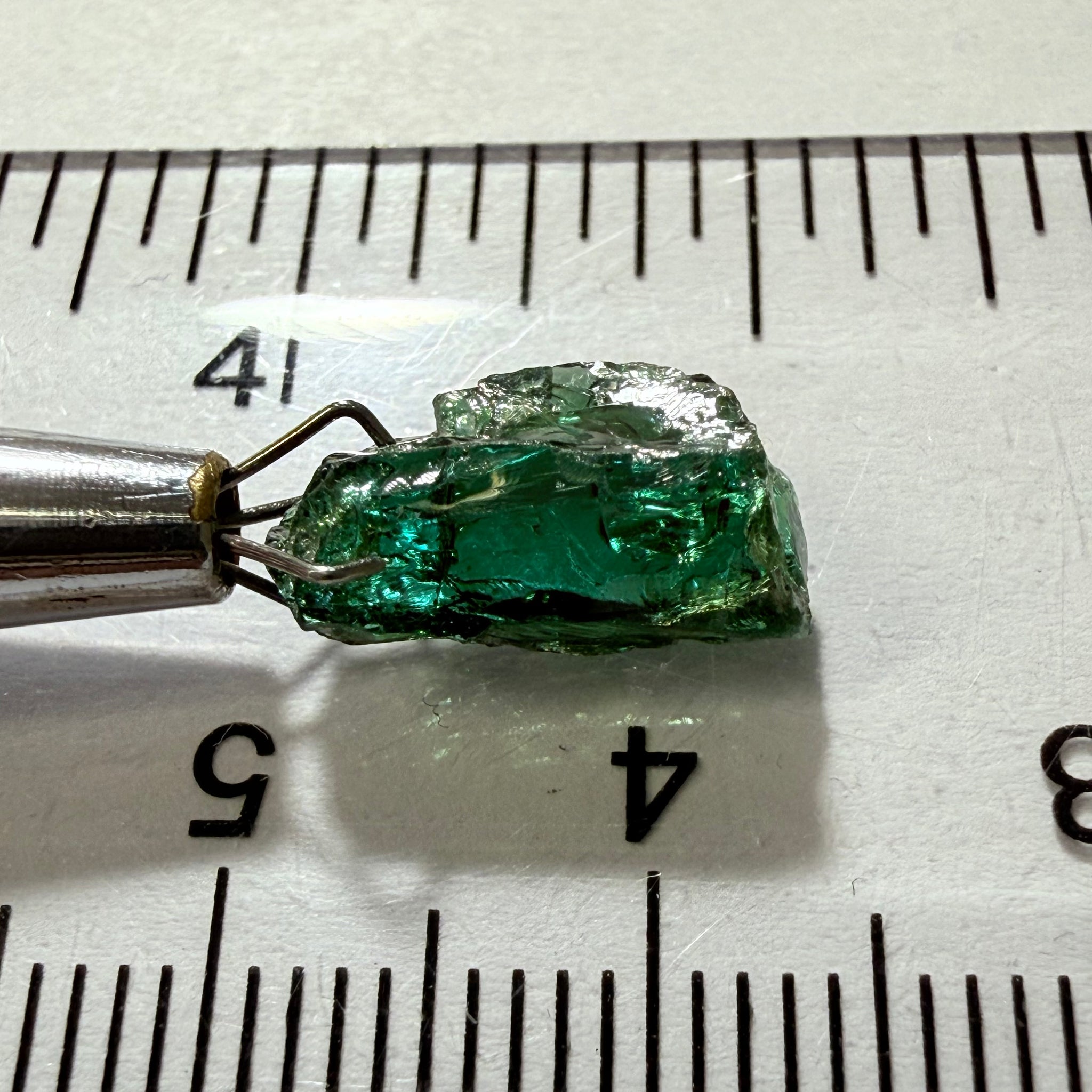 Tanzanite / Zoisite Crystal Specimen, 3.41ct, Merelani, Tanzania. Unheated Unheated, faceting portion in the center, major crack on the side circled in next pic