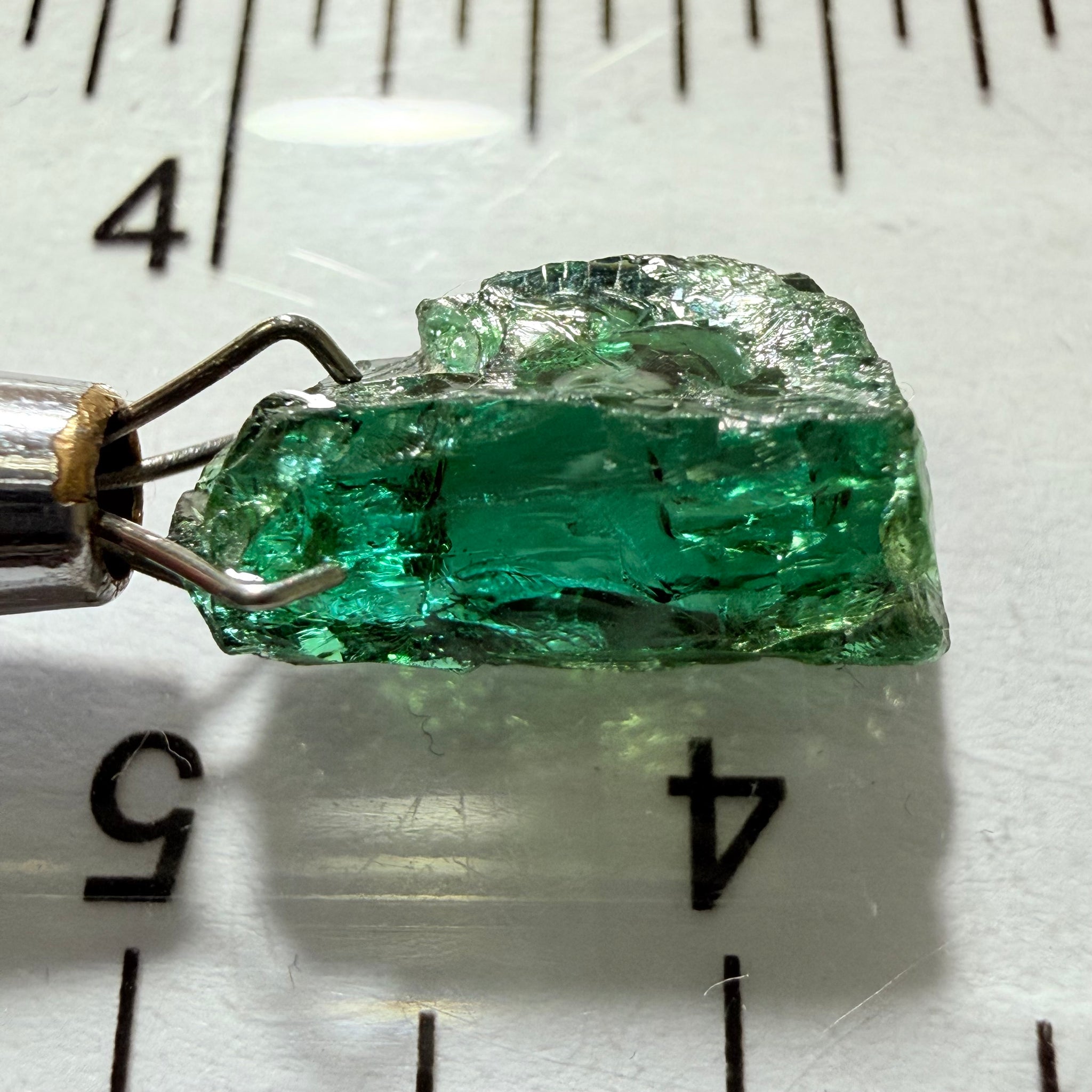 Tanzanite / Zoisite Crystal Specimen, 3.41ct, Merelani, Tanzania. Unheated Unheated, faceting portion in the center, major crack on the side circled in next pic