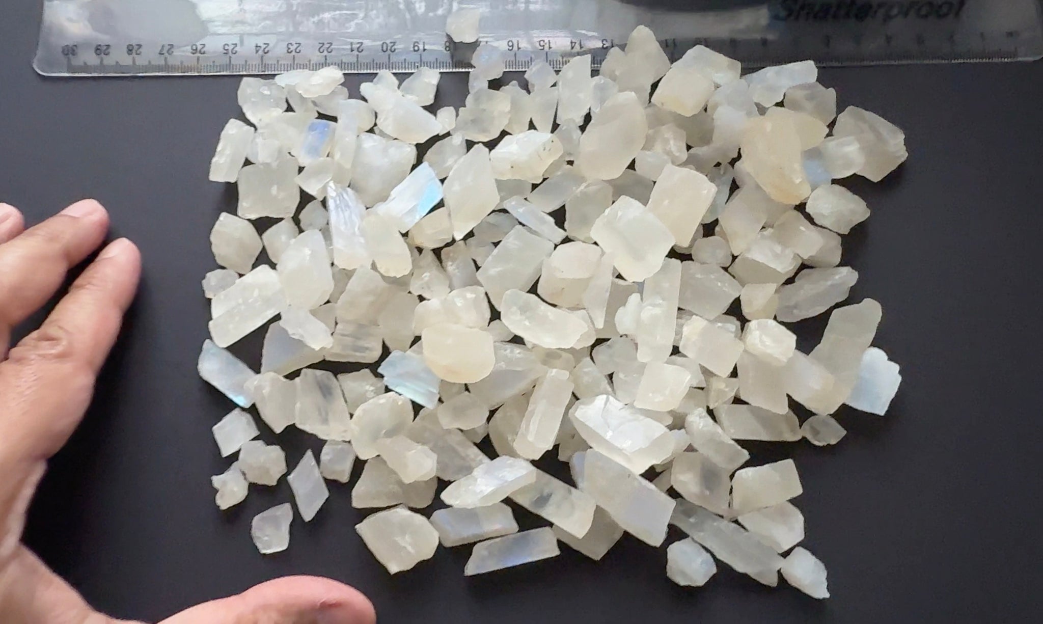 Moonstone Lot, Blue Sheen and Rainbow, 527gm / 2635ct, 0.60gm - 8.70gm, Tanzania, Untreated Unheated, light, medium and strong sheens, cabbing and faceting rough