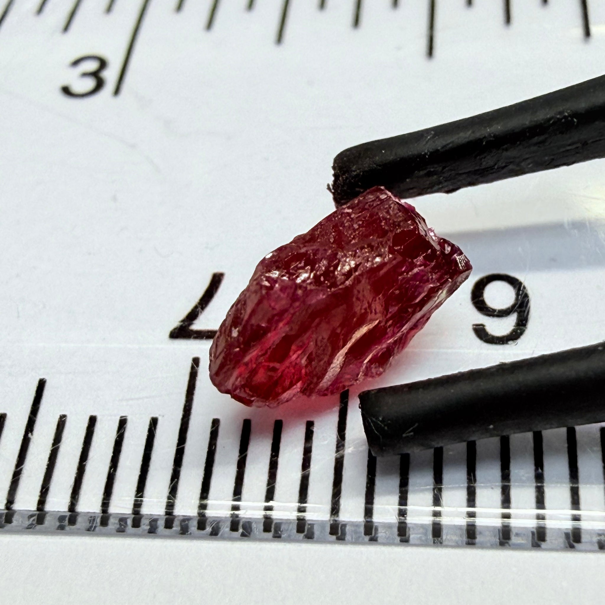 Ruby, 1.73 Longido, Tanzania, Untreated Unheated, complicated shape, see pictures, vvs