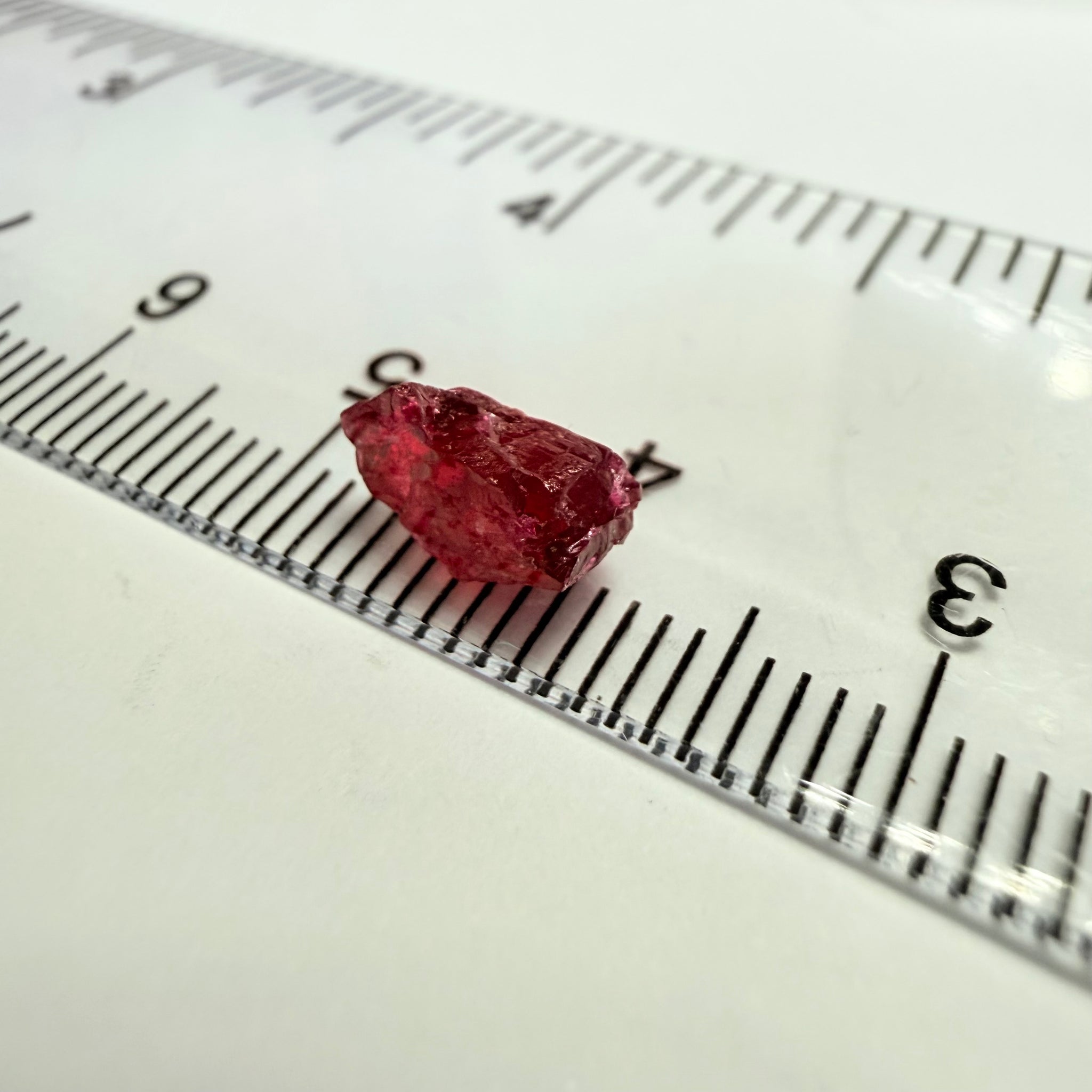 Ruby, 1.73 Longido, Tanzania, Untreated Unheated, complicated shape, see pictures, vvs