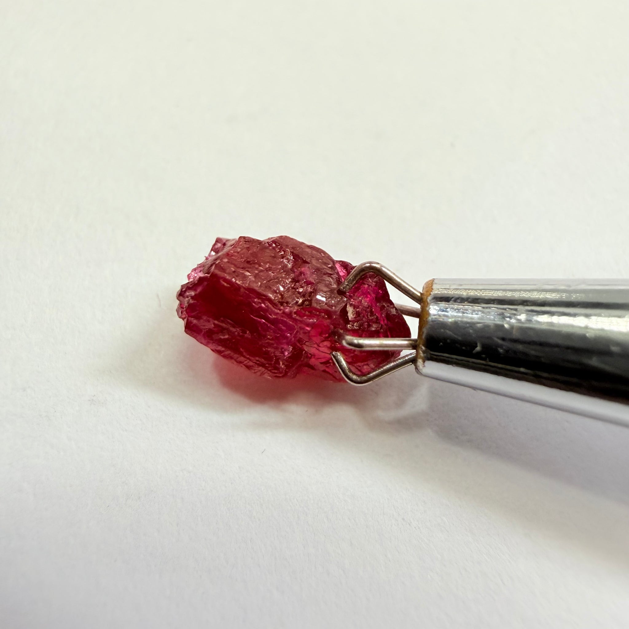 Ruby, 1.73 Longido, Tanzania, Untreated Unheated, complicated shape, see pictures, vvs