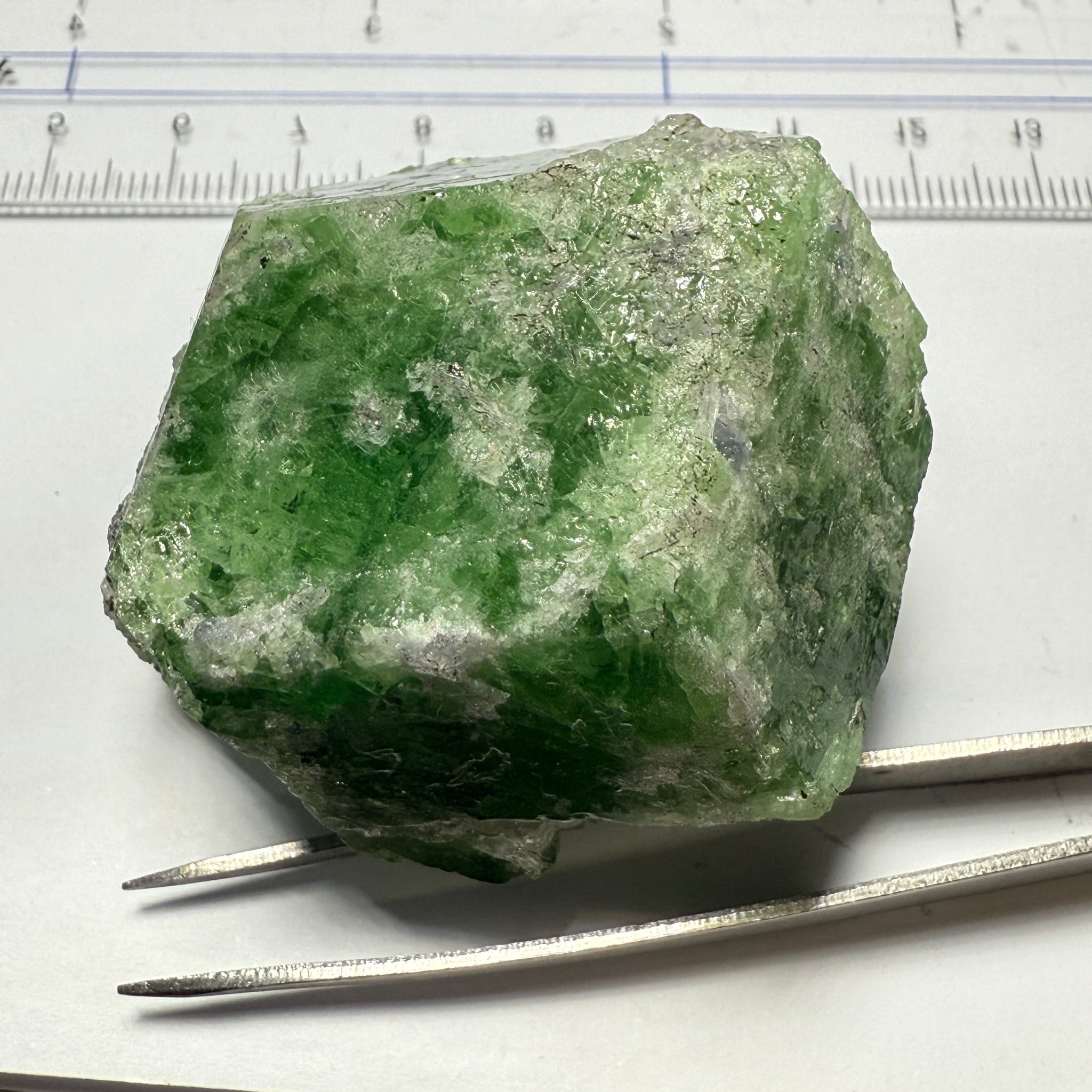 Tsavorite Crystal, can you see the gemmy portion in the Crystal?126.50gm / 632.00ct, Merelani, Tanzania, Unheated Untreated