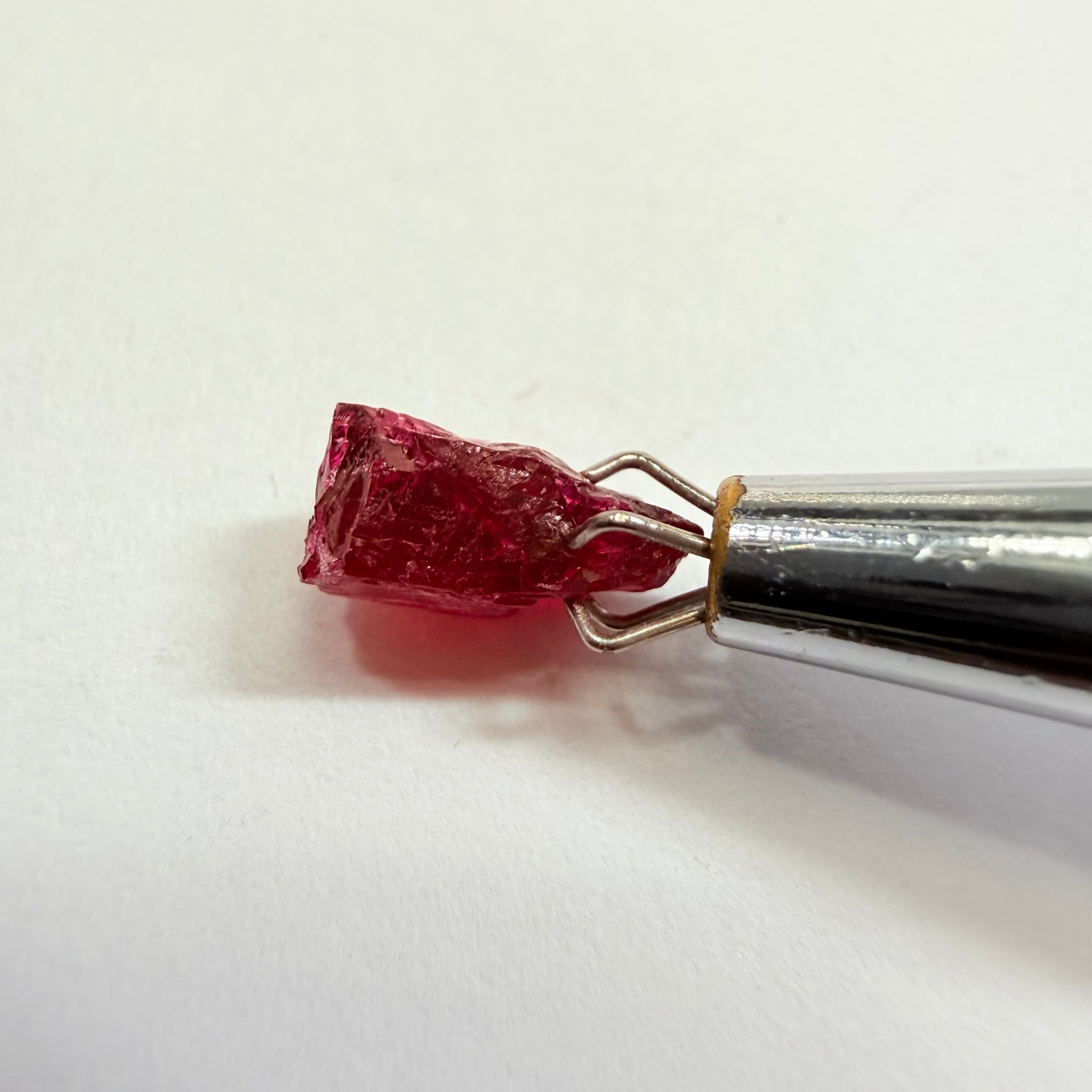 Ruby, 1.73 Longido, Tanzania, Untreated Unheated, complicated shape, see pictures, vvs