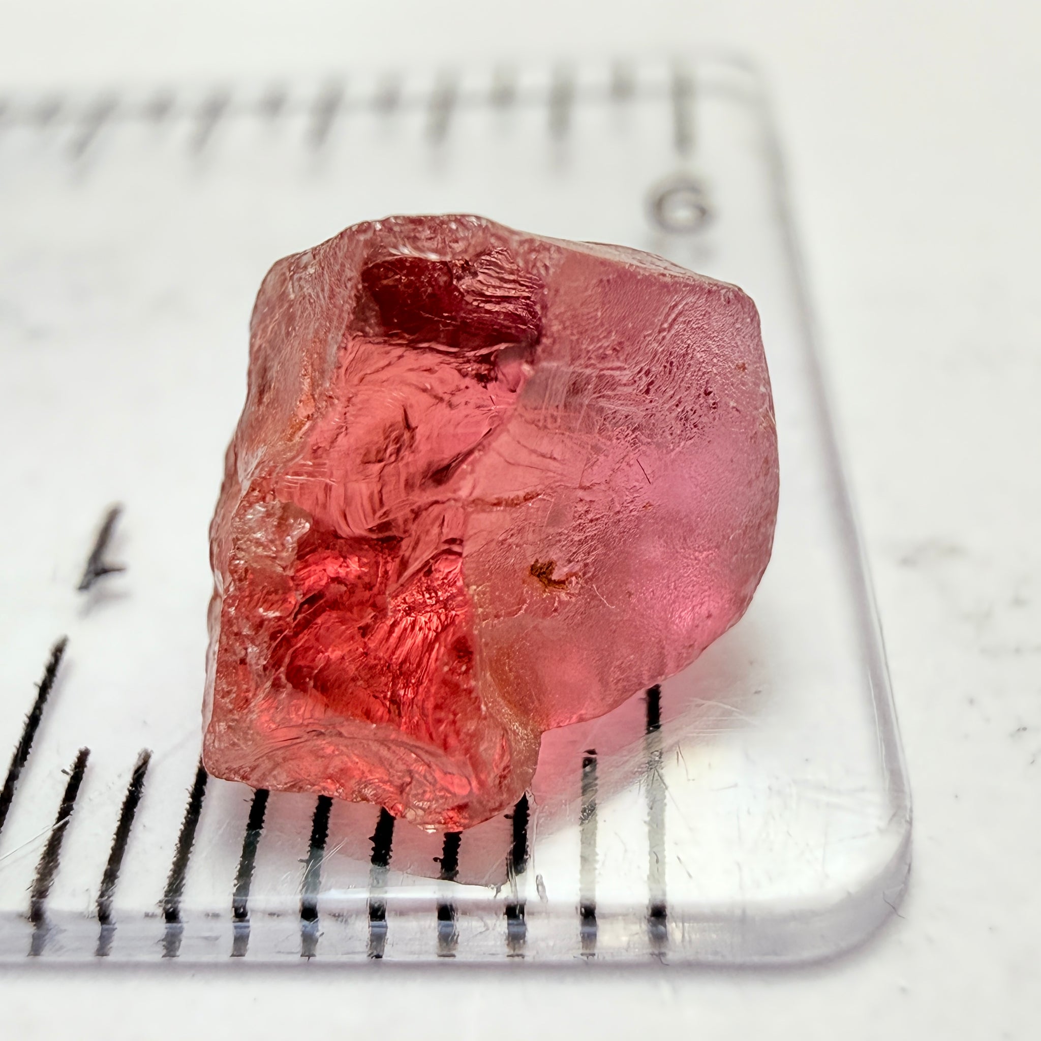 Rhodolite Garnet, 4.01ct, Umba, Tanzania, Untreated Untreated. Si