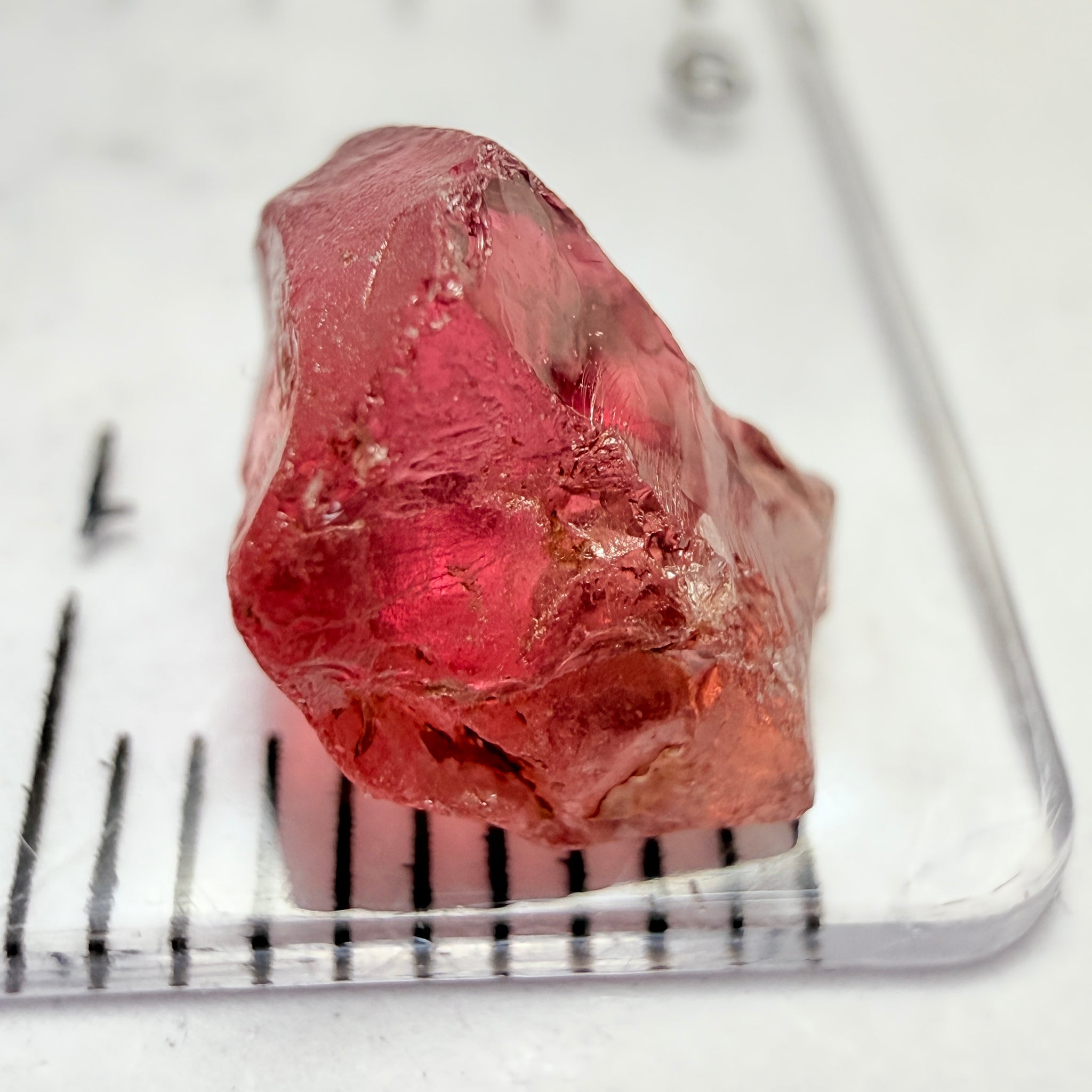 Rhodolite Garnet, 4.01ct, Umba, Tanzania, Untreated Untreated. Si