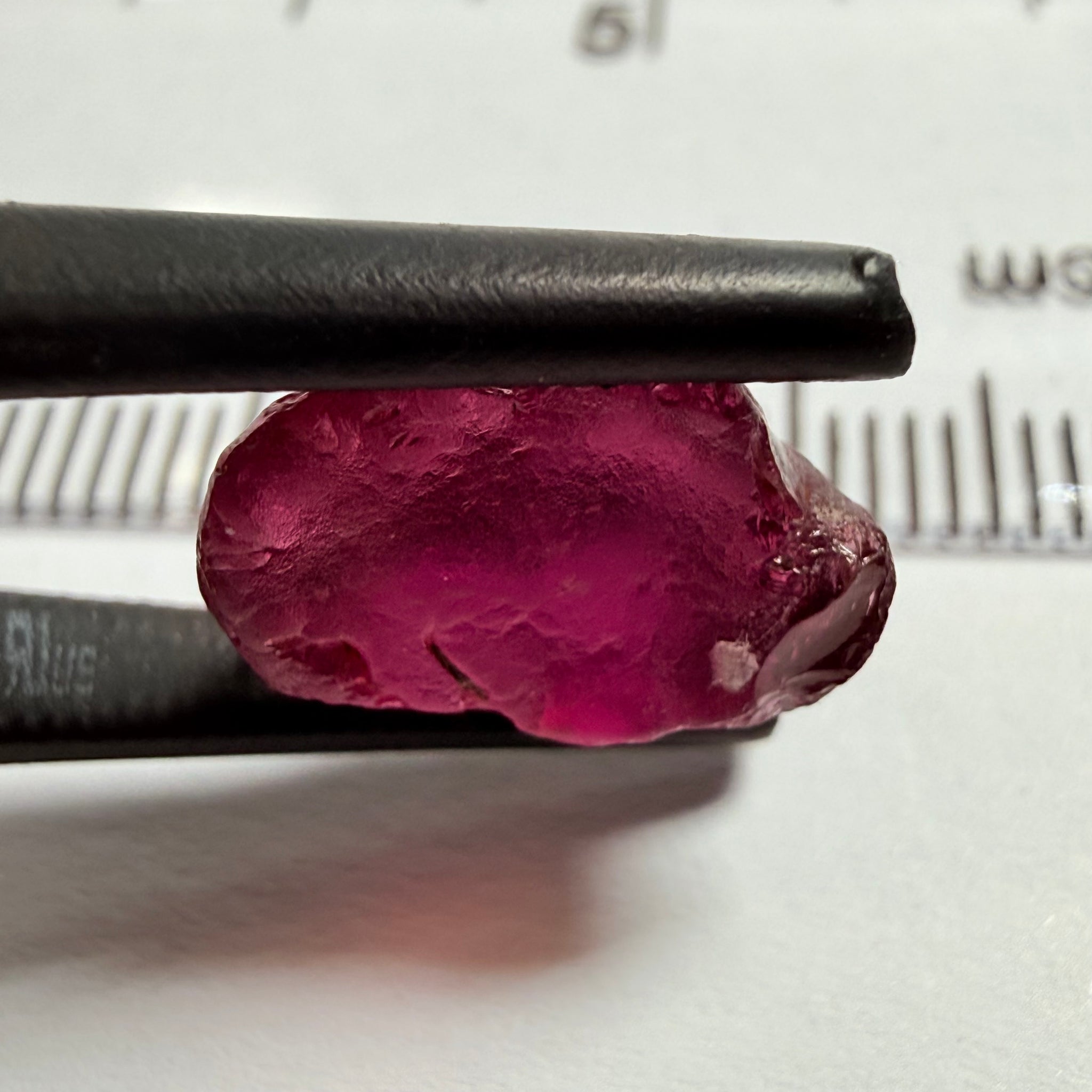 Tanga Garnet, 6.88ct, Mlimbi, Mwakijembe, near the kenyan border, Tanzania, vvs, note flattish shape