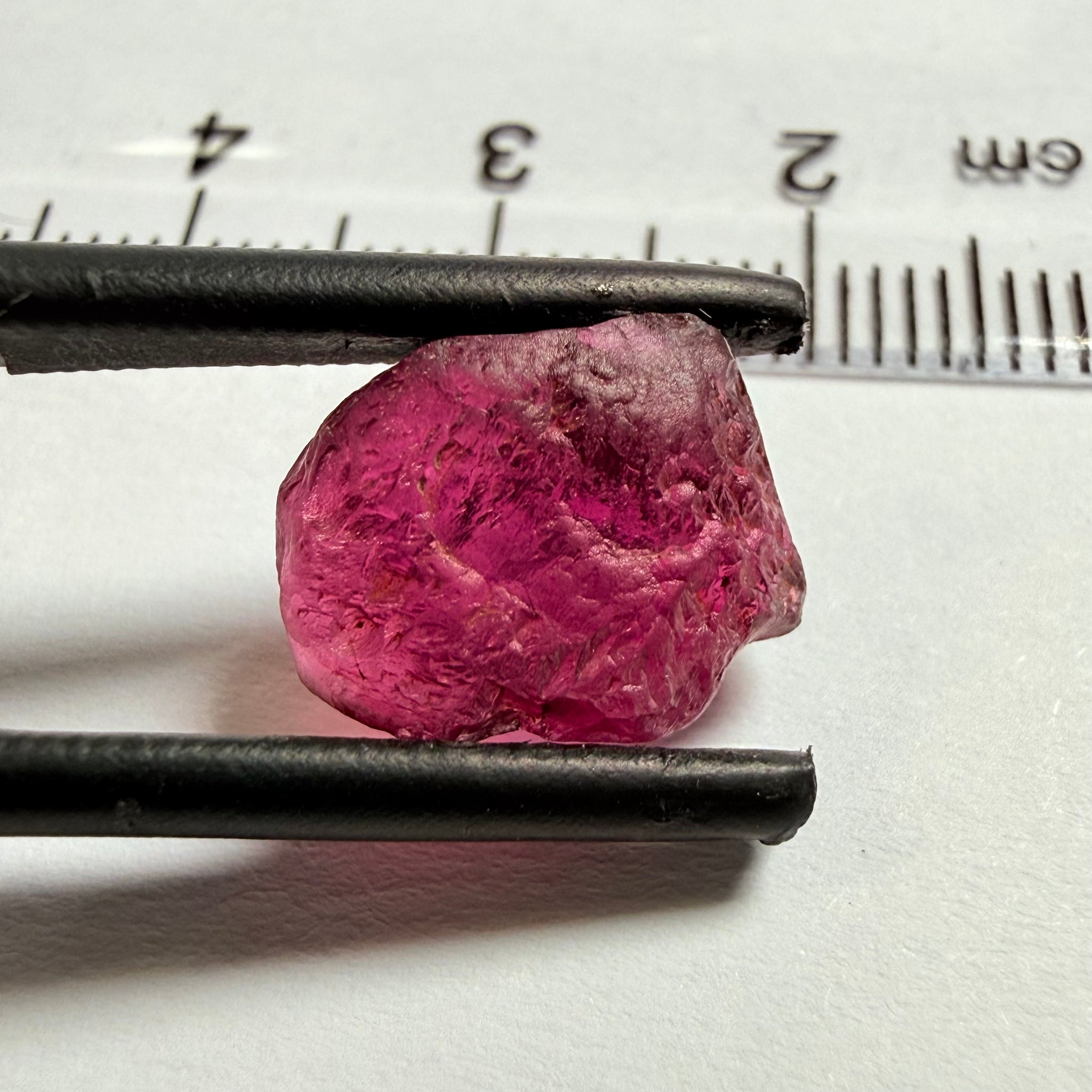 Tanga Garnet, 6.88ct, Mlimbi, Mwakijembe, near the kenyan border, Tanzania, vvs, note flattish shape