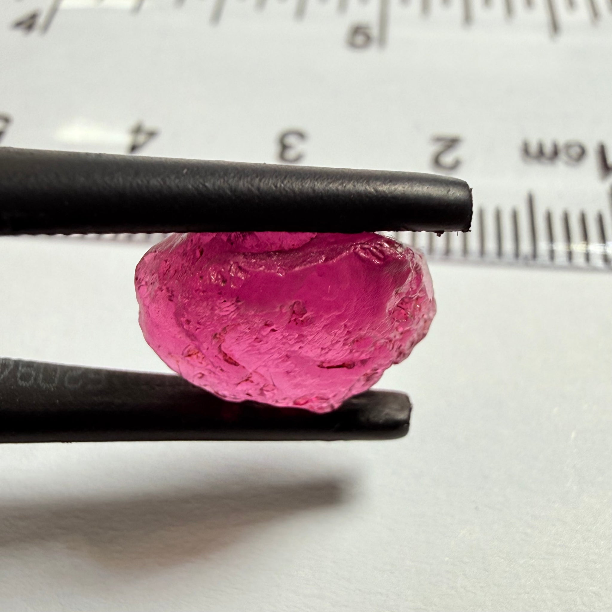 Tanga Garnet, 6.88ct, Mlimbi, Mwakijembe, near the kenyan border, Tanzania, vvs, note flattish shape