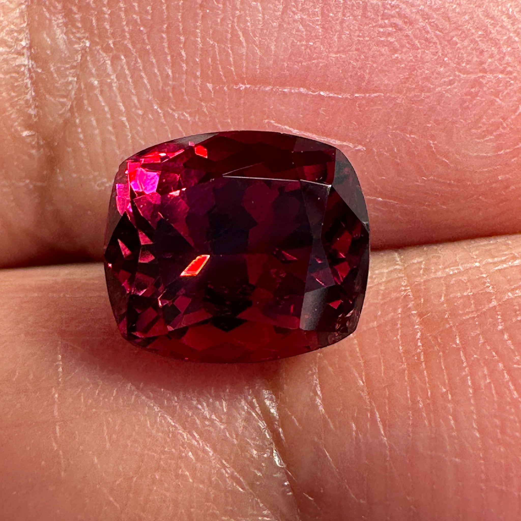 Rose Garnet, 2.86ct, Tanzania. Untreated Unheated