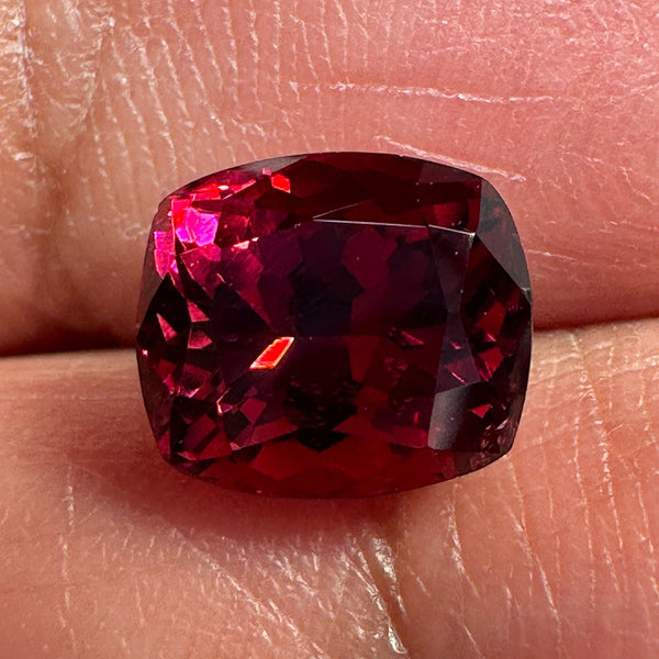 Rose Garnet, 2.86ct, Tanzania. Untreated Unheated