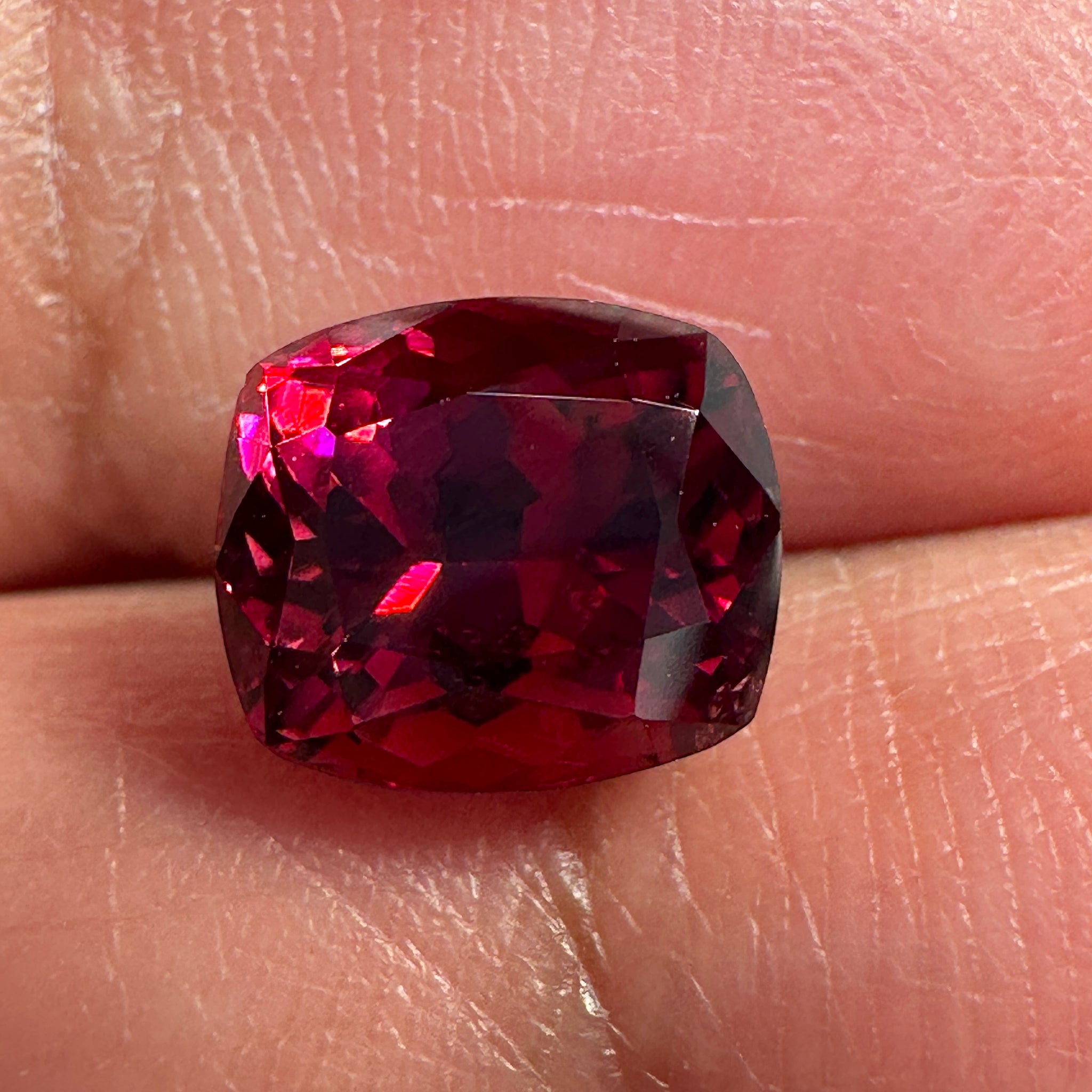 Rose Garnet, 2.86ct, Tanzania. Untreated Unheated