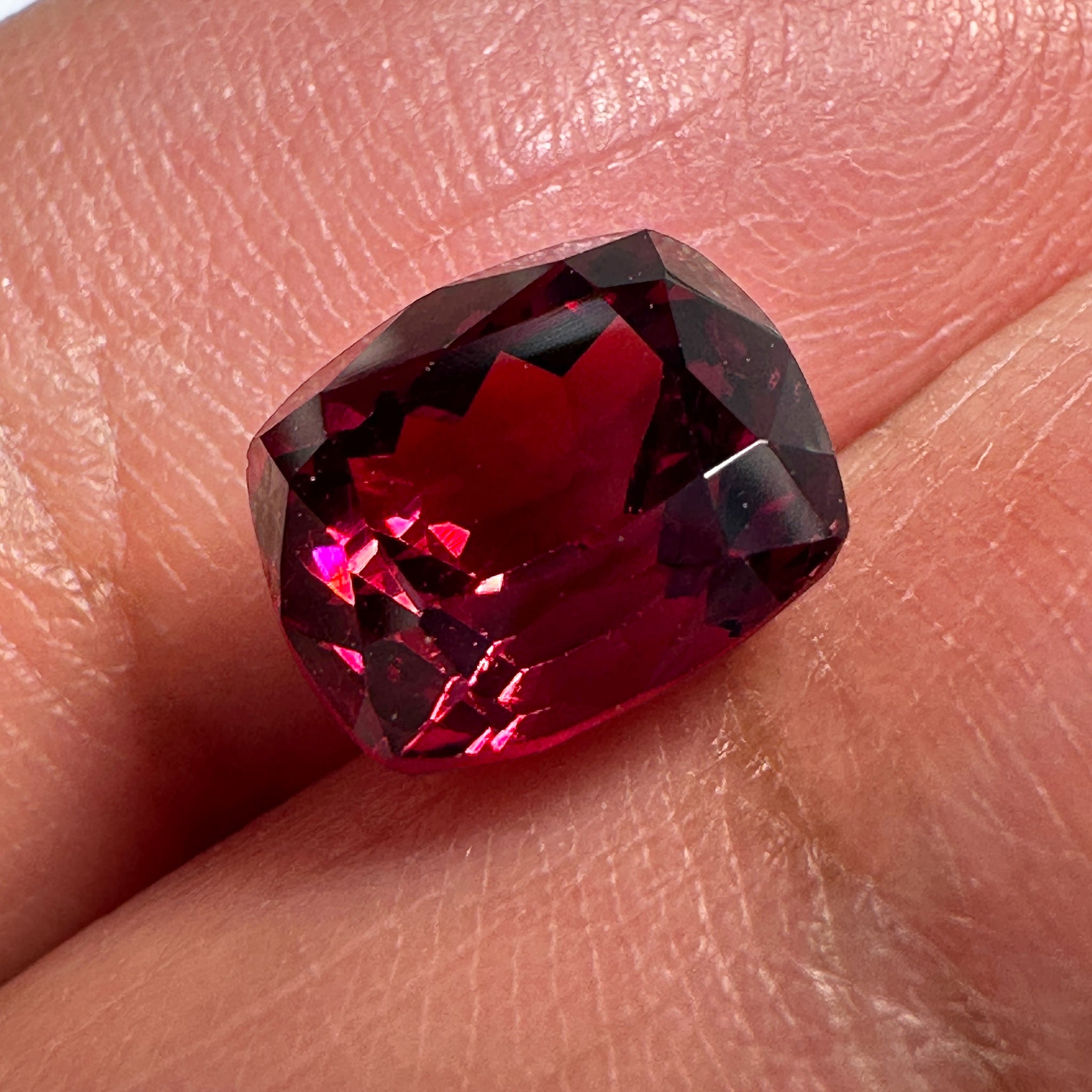 Rose Garnet, 2.86ct, Tanzania. Untreated Unheated