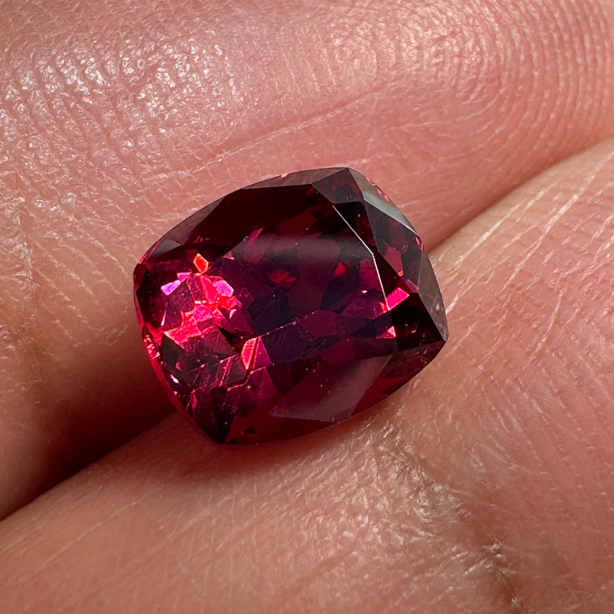 Rose Garnet, 2.86ct, Tanzania. Untreated Unheated