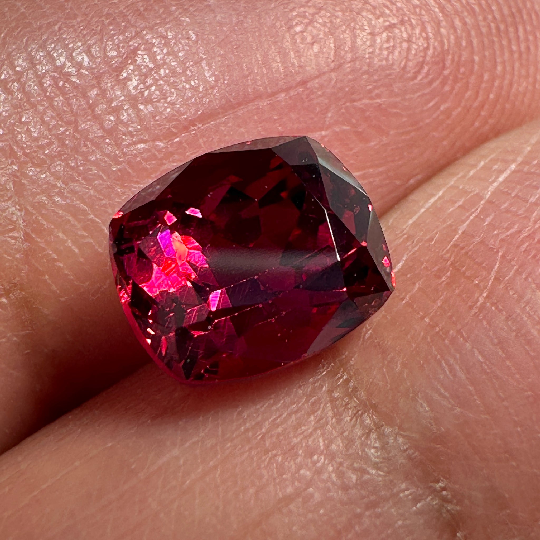 Rose Garnet, 2.86ct, Tanzania. Untreated Unheated