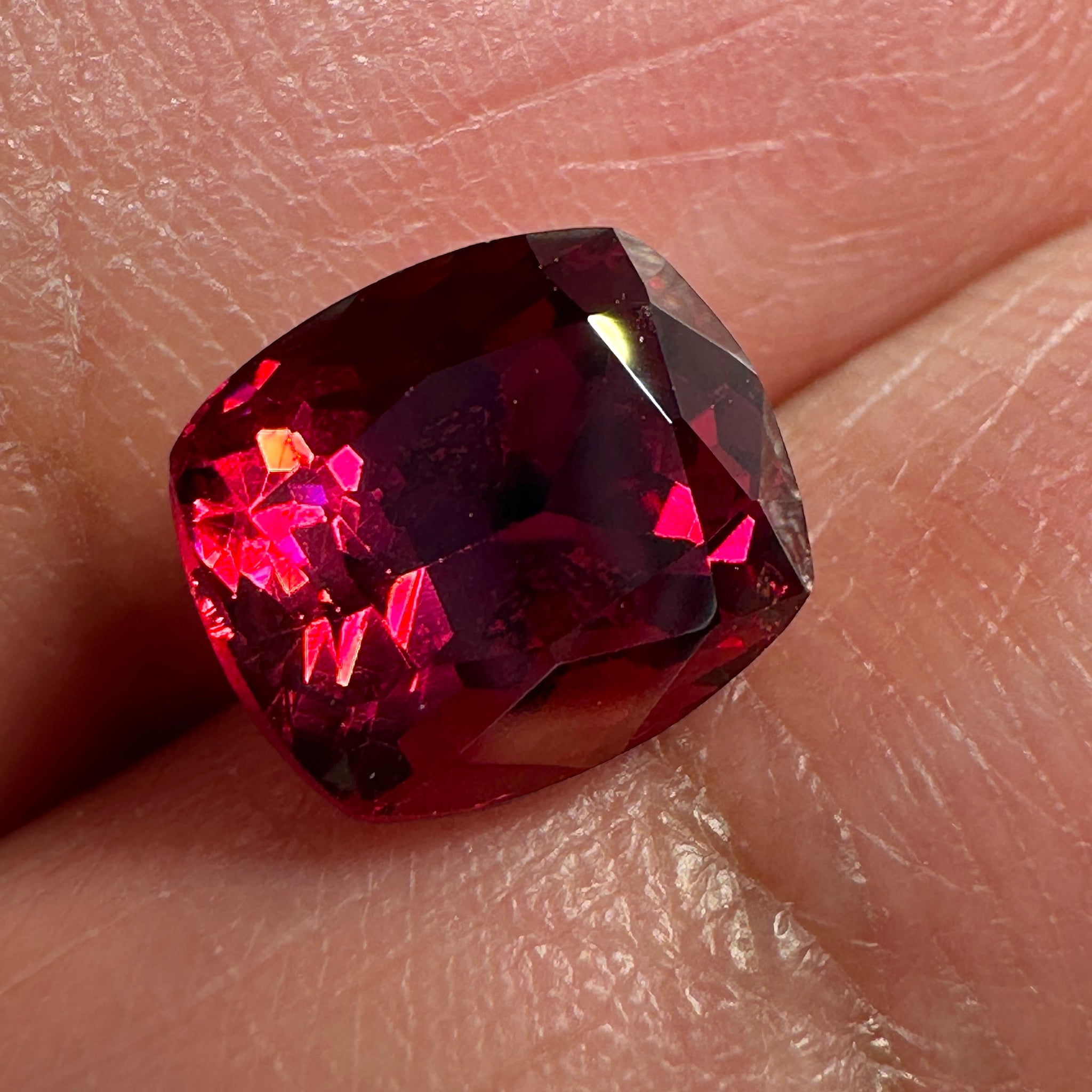 Rose Garnet, 2.86ct, Tanzania. Untreated Unheated