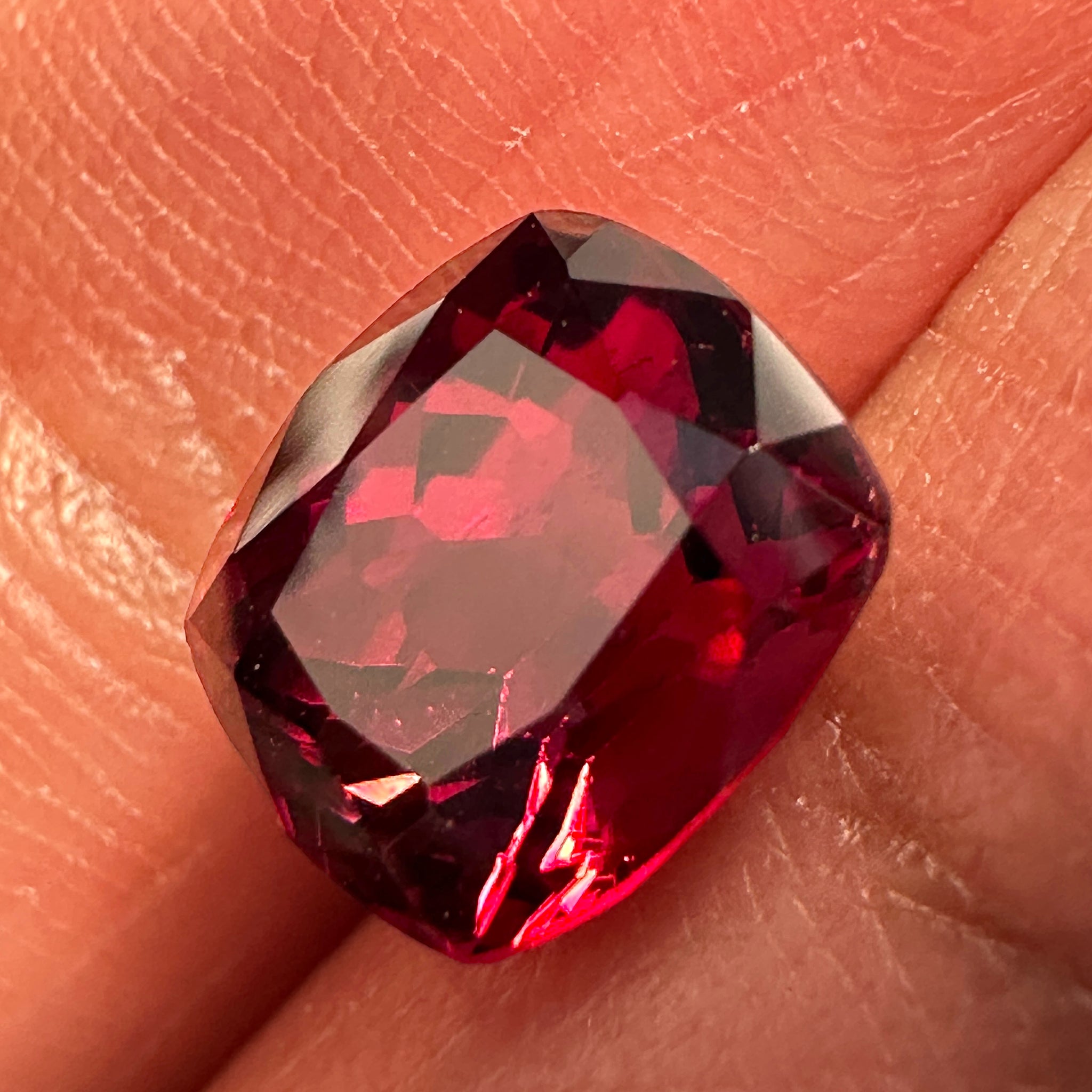 Rose Garnet, 2.86ct, Tanzania. Untreated Unheated