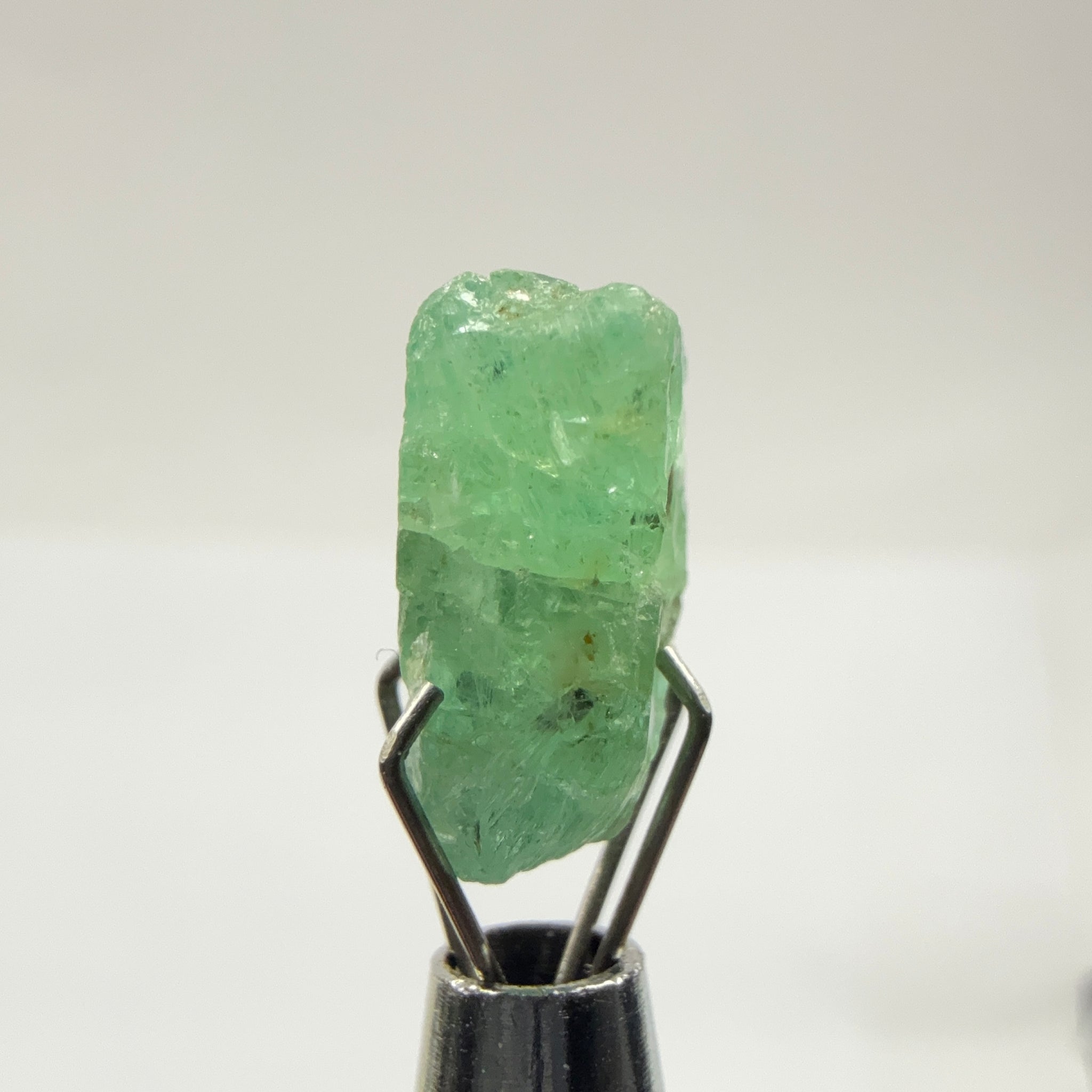 Emerald Crystal, 4.90ct, Tanzania, Untreated Unheated, specimen grade