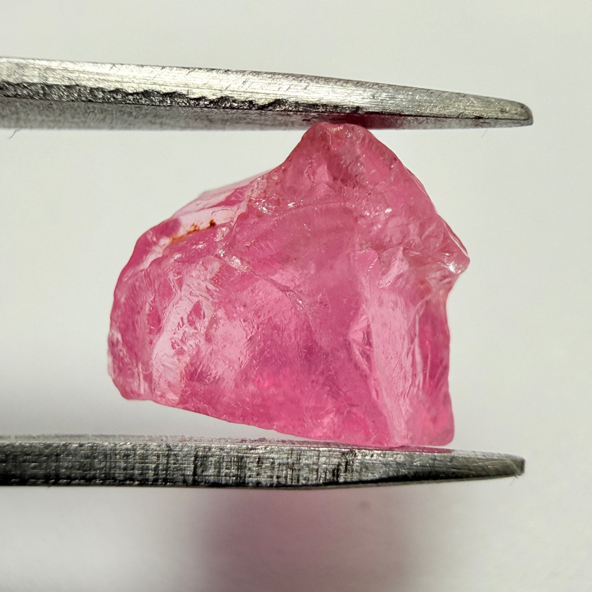 Mahenge Spinel, 2.90ct, Mahenge, Tanzania, Untreated Unheated. Slight inclusions, no crack! See the backlit photos and video for inclusion positioning