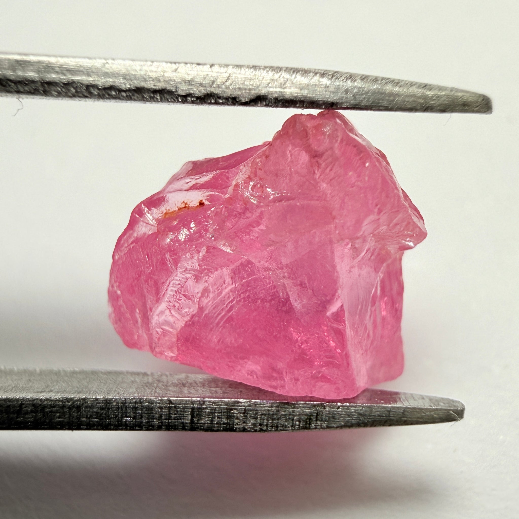 Mahenge Spinel, 2.90ct, Mahenge, Tanzania, Untreated Unheated. Slight inclusions, no crack! See the backlit photos and video for inclusion positioning