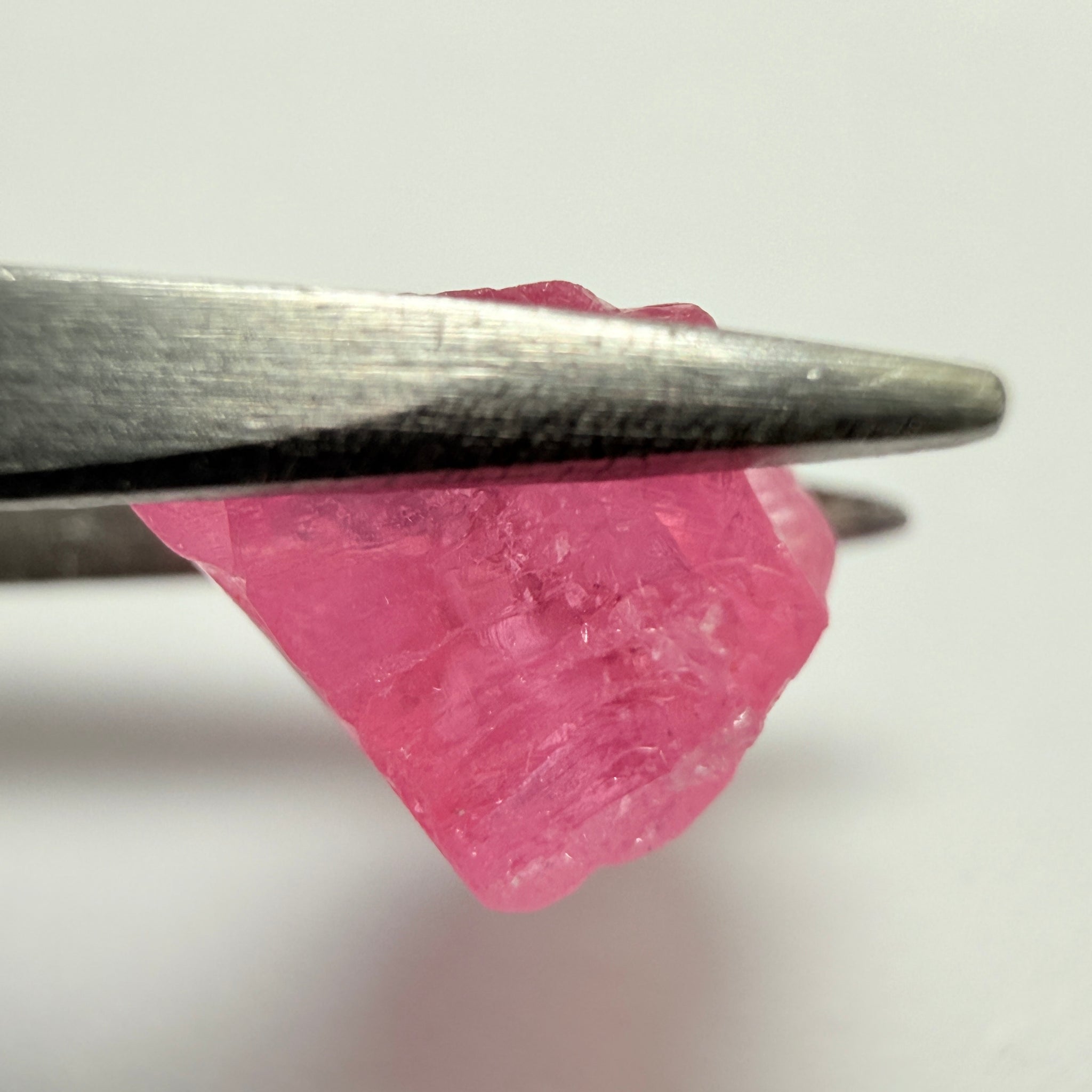 Mahenge Spinel, 2.90ct, Mahenge, Tanzania, Untreated Unheated. Slight inclusions, no crack! See the backlit photos and video for inclusion positioning