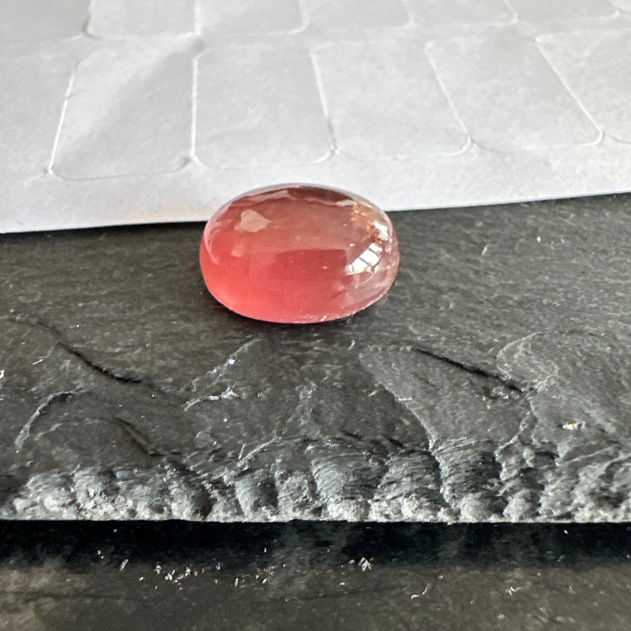 Padparadscha Sapphire Cabochon, 6.57ct, Tanzania, UNTREATED UNHEATED. 11 x 8.2 x 5 mm, seems to have a colour shift