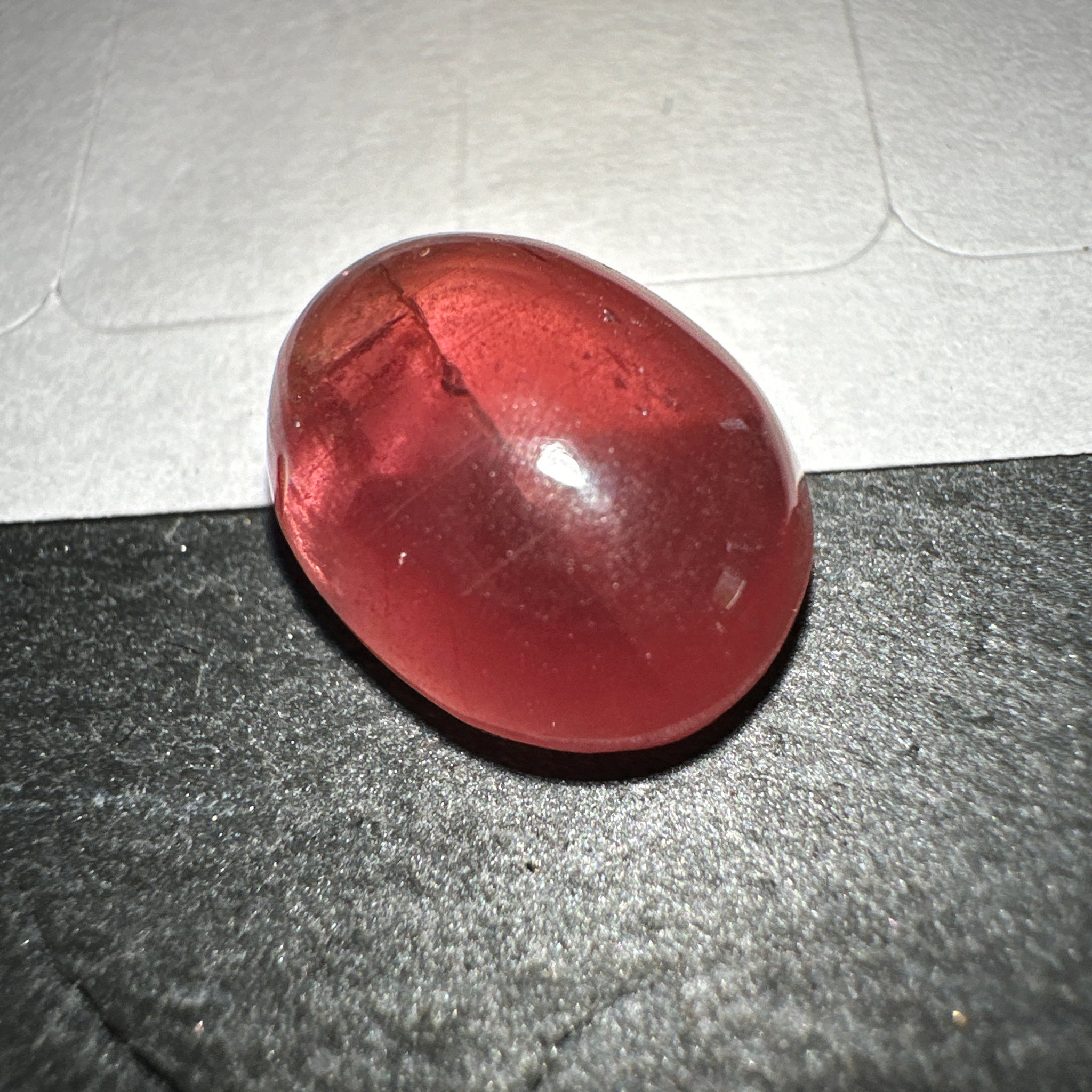Padparadscha Sapphire Cabochon, 6.57ct, Tanzania, UNTREATED UNHEATED. 11 x 8.2 x 5 mm, seems to have a colour shift